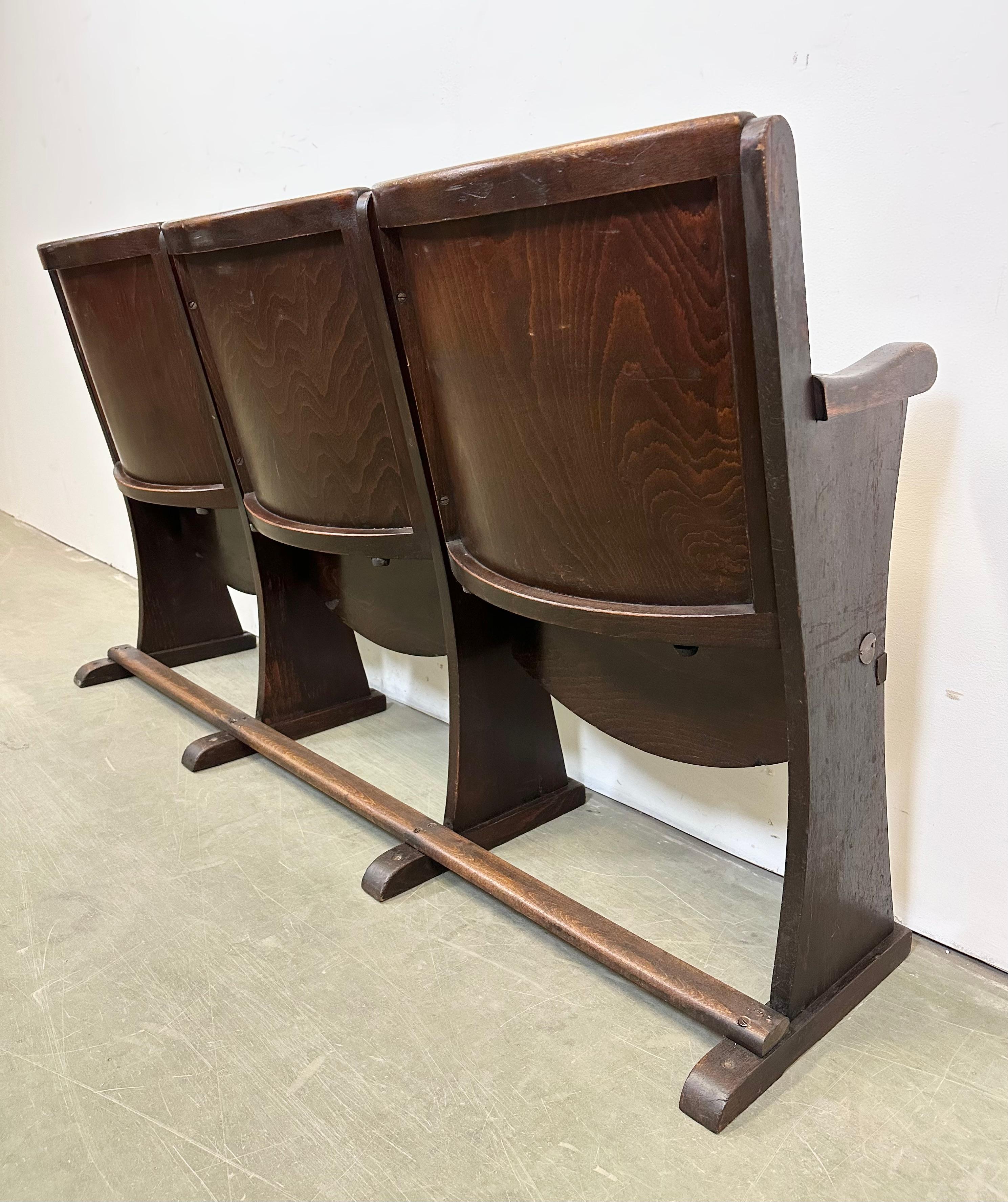 Banc de cinéma vintage à 3 places de Thonet, années 1950 en vente 8