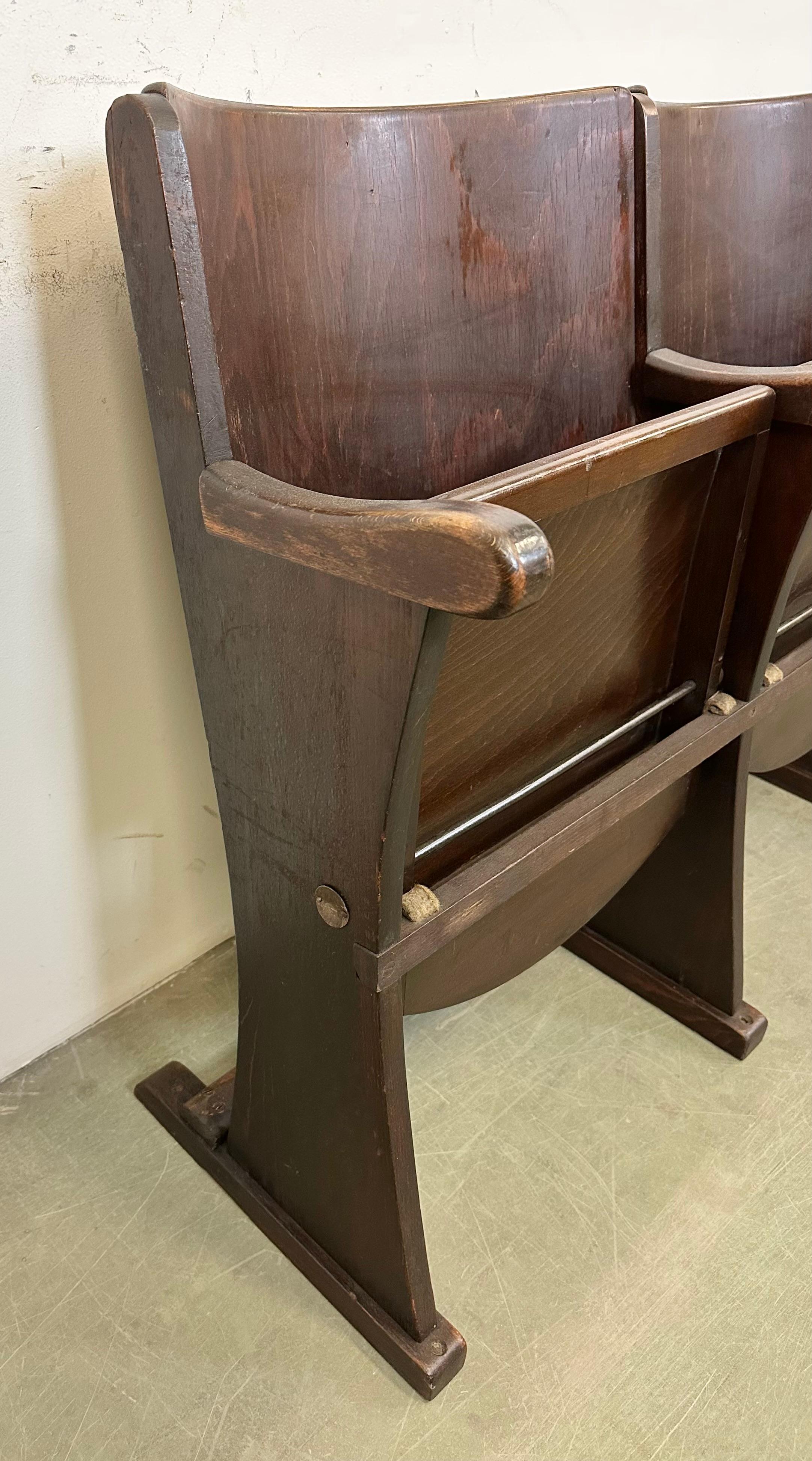 20ième siècle Banc de cinéma vintage à 3 places de Thonet, années 1950 en vente