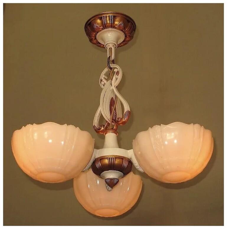 Vintage 3 Slip Shade Antike Beleuchtung Leuchte mit Custard Glas (20. Jahrhundert) im Angebot
