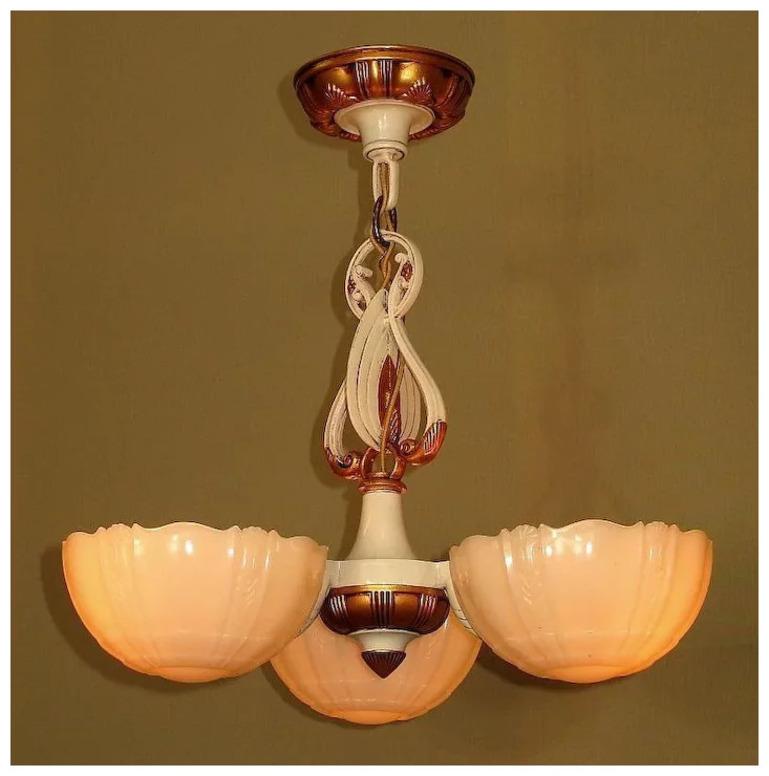 Vintage 3 Slip Shade Antike Beleuchtung Leuchte mit Custard Glas (Eisen) im Angebot