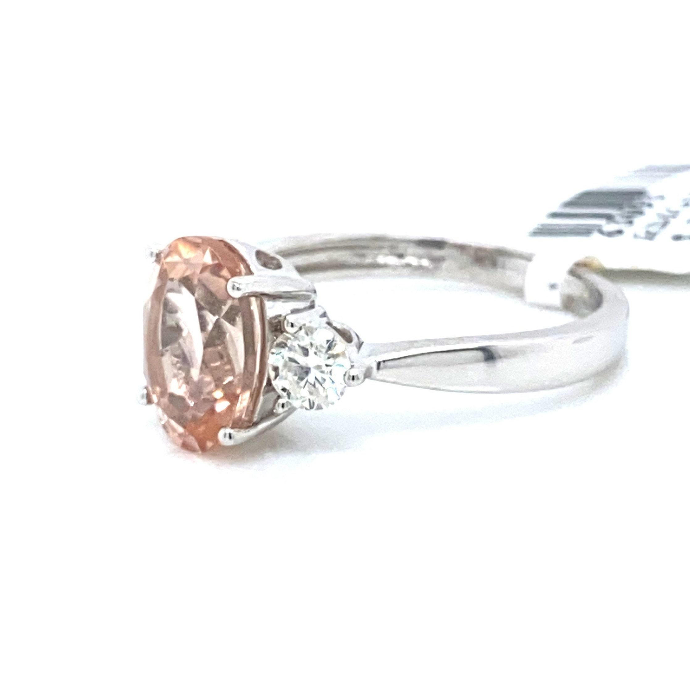 Contemporary Vintage 3 Stone 3.36 Ct Oval Morganite & Diamond White Gold Ring For Sale
