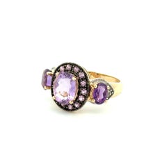 Vintage 3 Stone Amethyst, Pink Sapphire and Diamond Gold Trilogy Ring (bague trilogie en or avec améthyste, saphir rose et diamant)