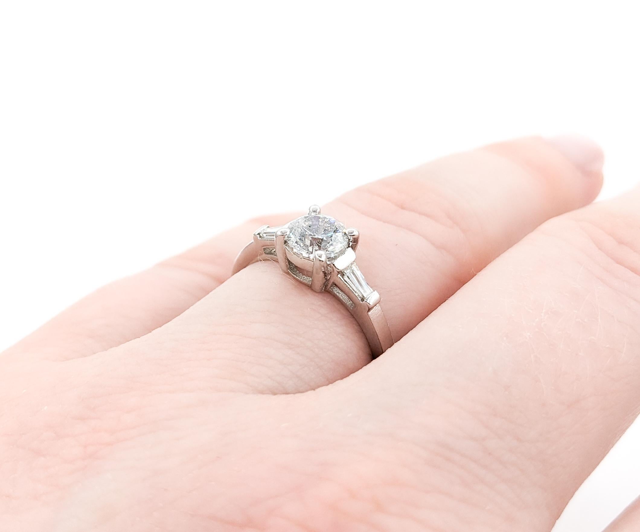 Modern vintage 3-stone design Diamond Engagement Ring In Platinum For Sale