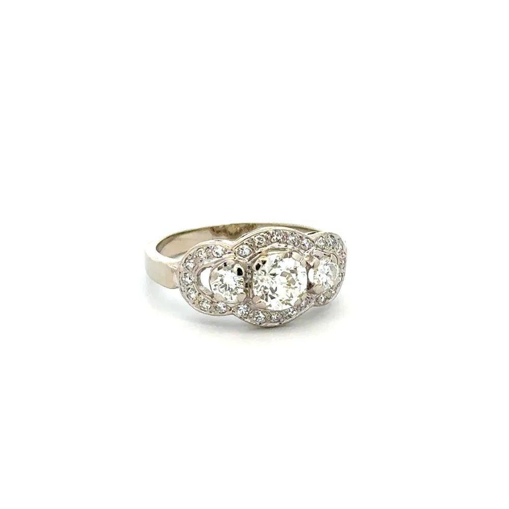 Tout simplement magnifique ! Bague trilogie en platine et or à 3 pierres et diamants Vintage Mid Century Modern. Sertie à la main d'un coussin Old Mine de 0,50ct et de diamants de 0,54tcw. Taille de bague 7.25, nous offrons la possibilité de