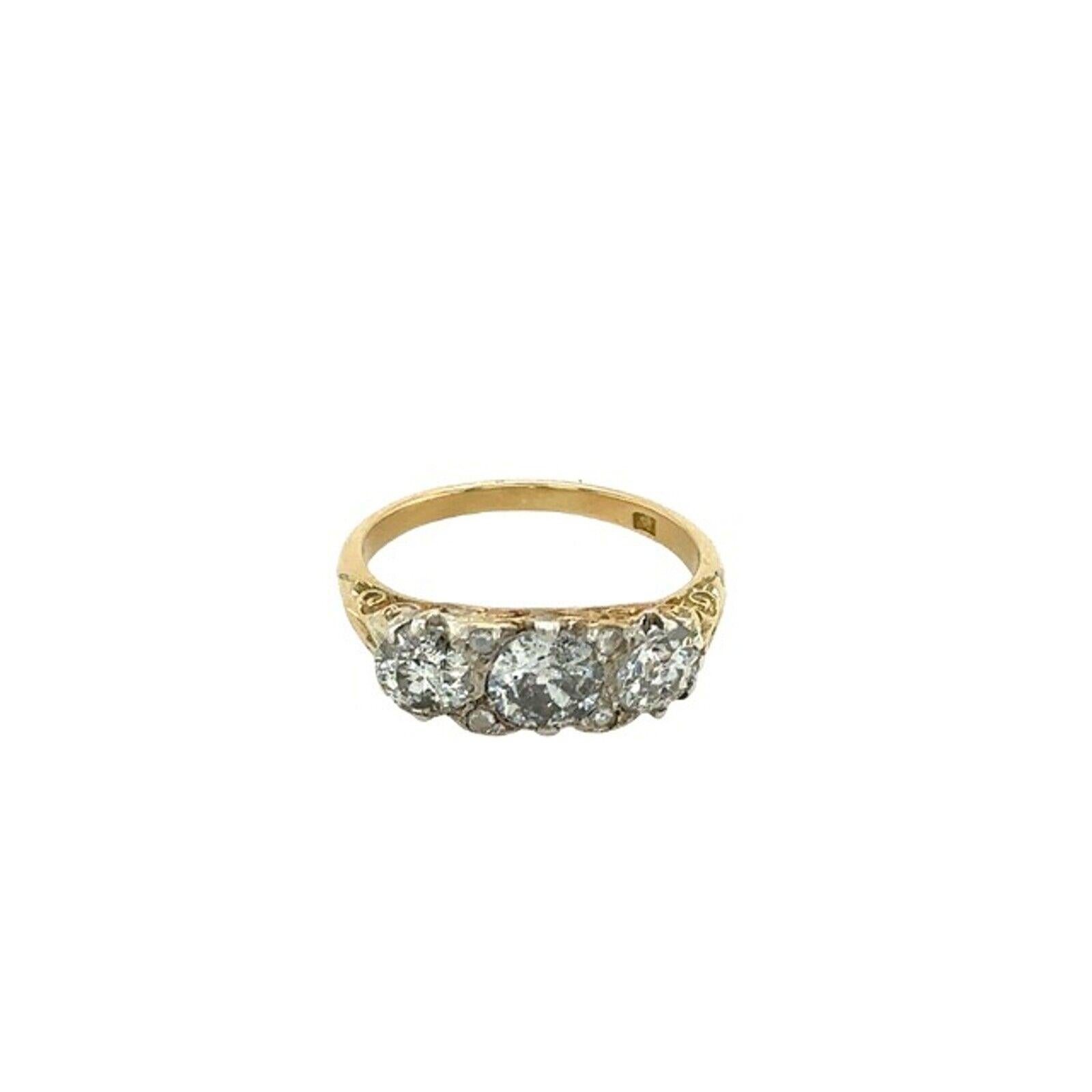 Vintage 3-Stone Diamond Ring 1.50ct Victorian Cut Diamonds in 18ct Yellow Gold In Excellent Condition For Sale In London, GB