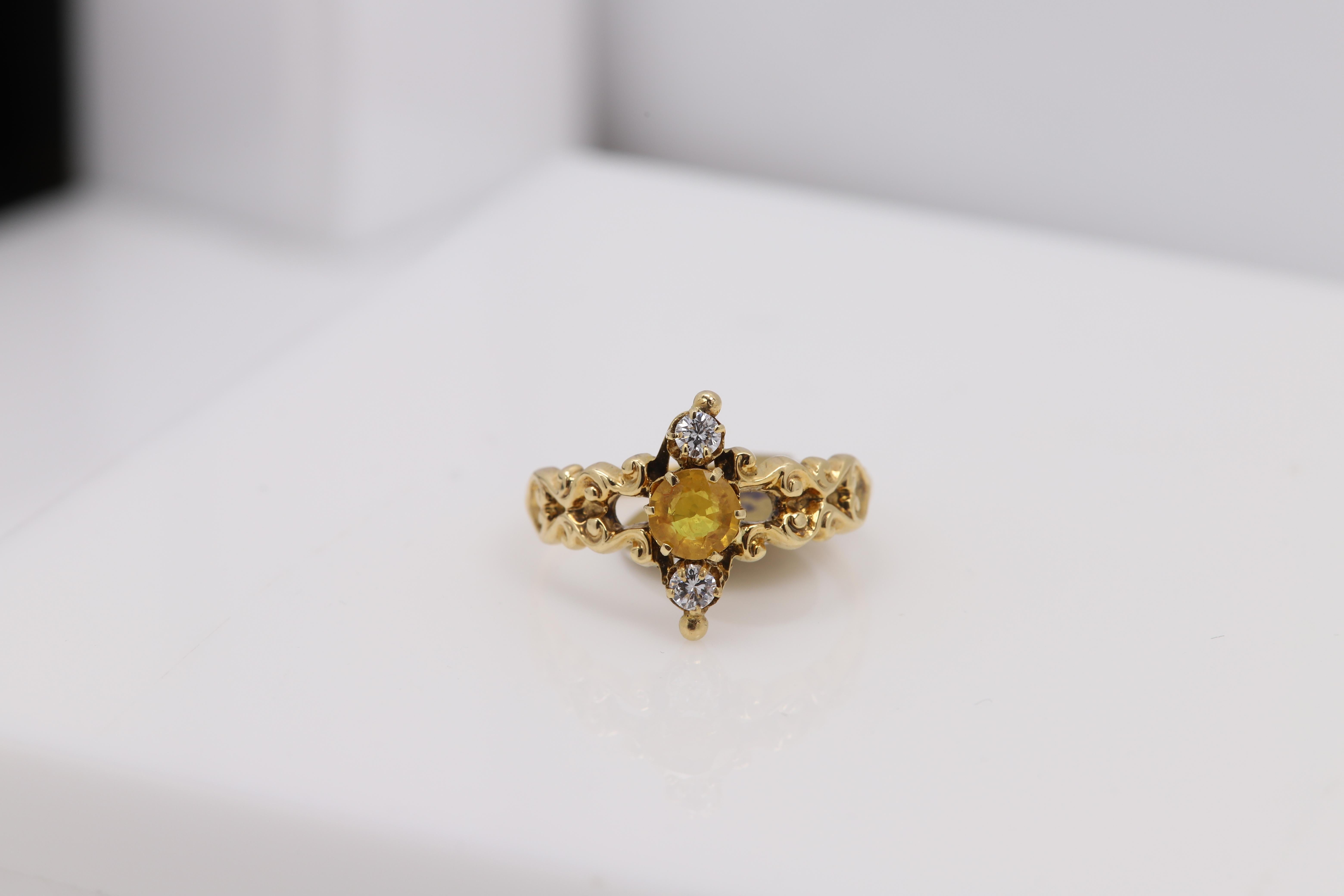 14k Gelbgold - 3 Stein Ring
Vintage Diamanten und gelber Saphir Ring
CIRCA 1940er Jahre
Gewicht ca. 3.0 Gramm
Fingergröße 6
Runder gelber Saphir ca. 5,0 mm groß
Runde Diamanten ca. 2,7 mm
alle Natursteine
(# bjn 9150091)