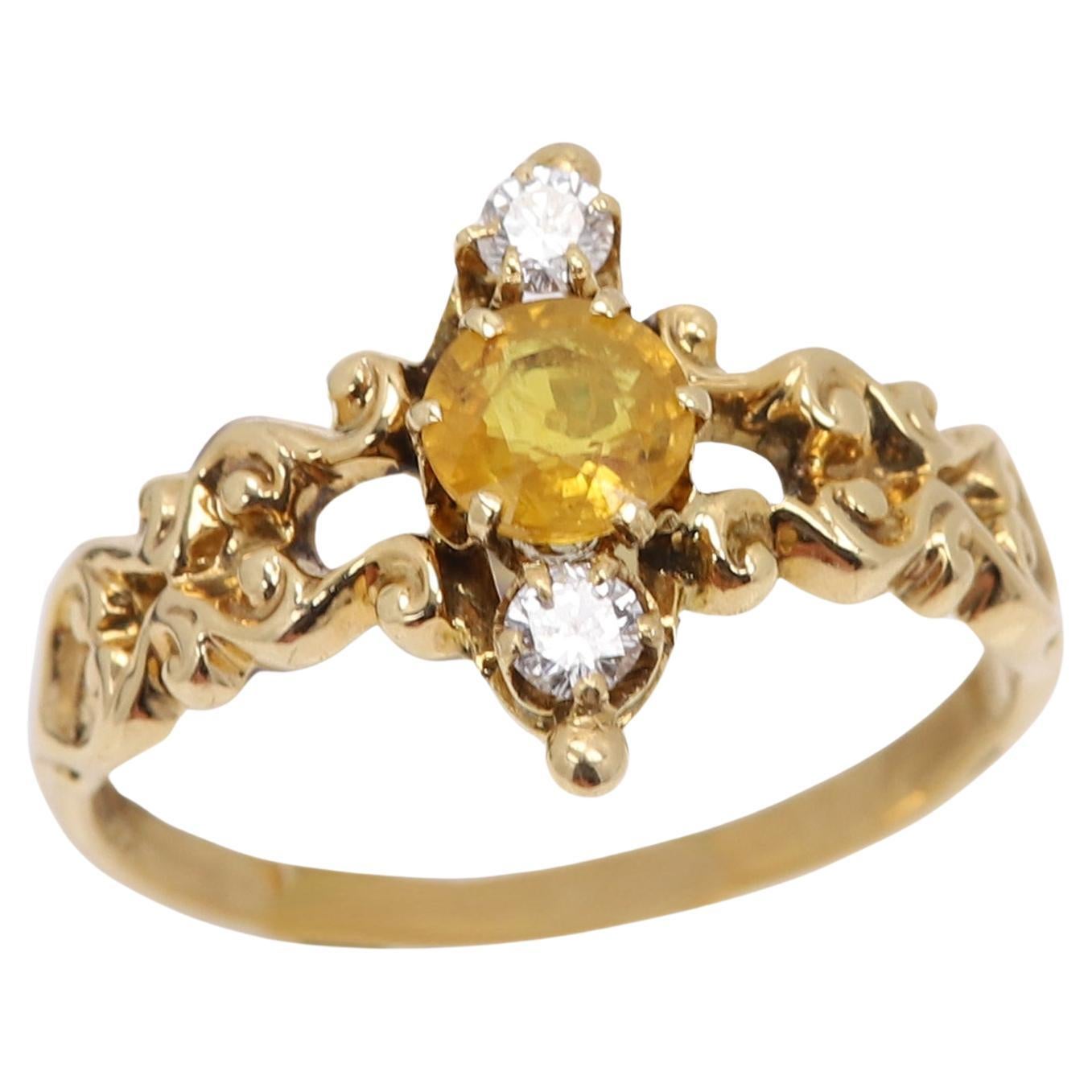 Vintage-Ring aus 14 Karat Gelbgold mit 3 Steinen, Diamant und Saphir, ca. 1940er Jahre im Angebot