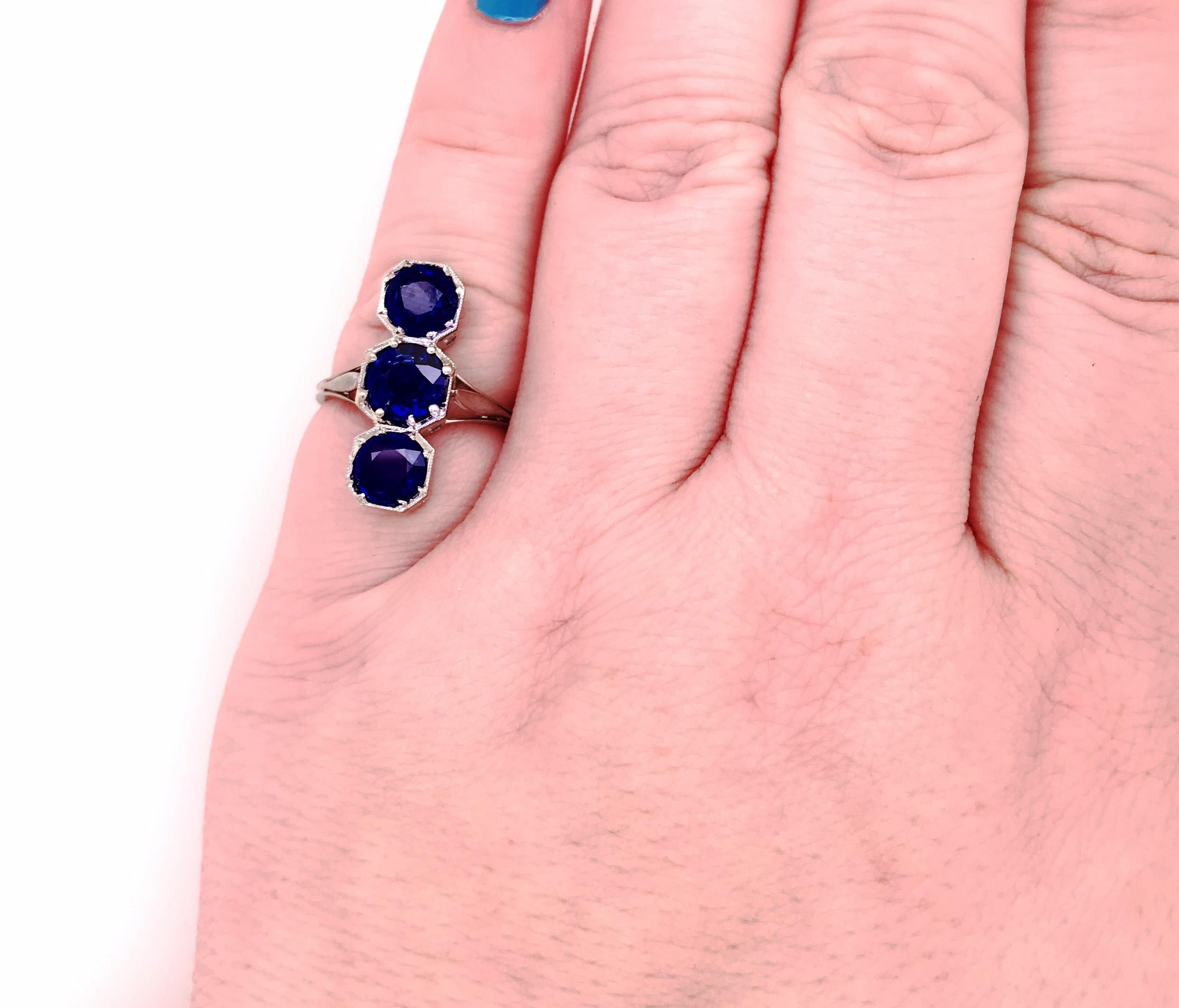 Edwardian 3 Stone Sapphire Ring 3.40ct Round Cut Genuine 1900's Antique 18K For Sale 1