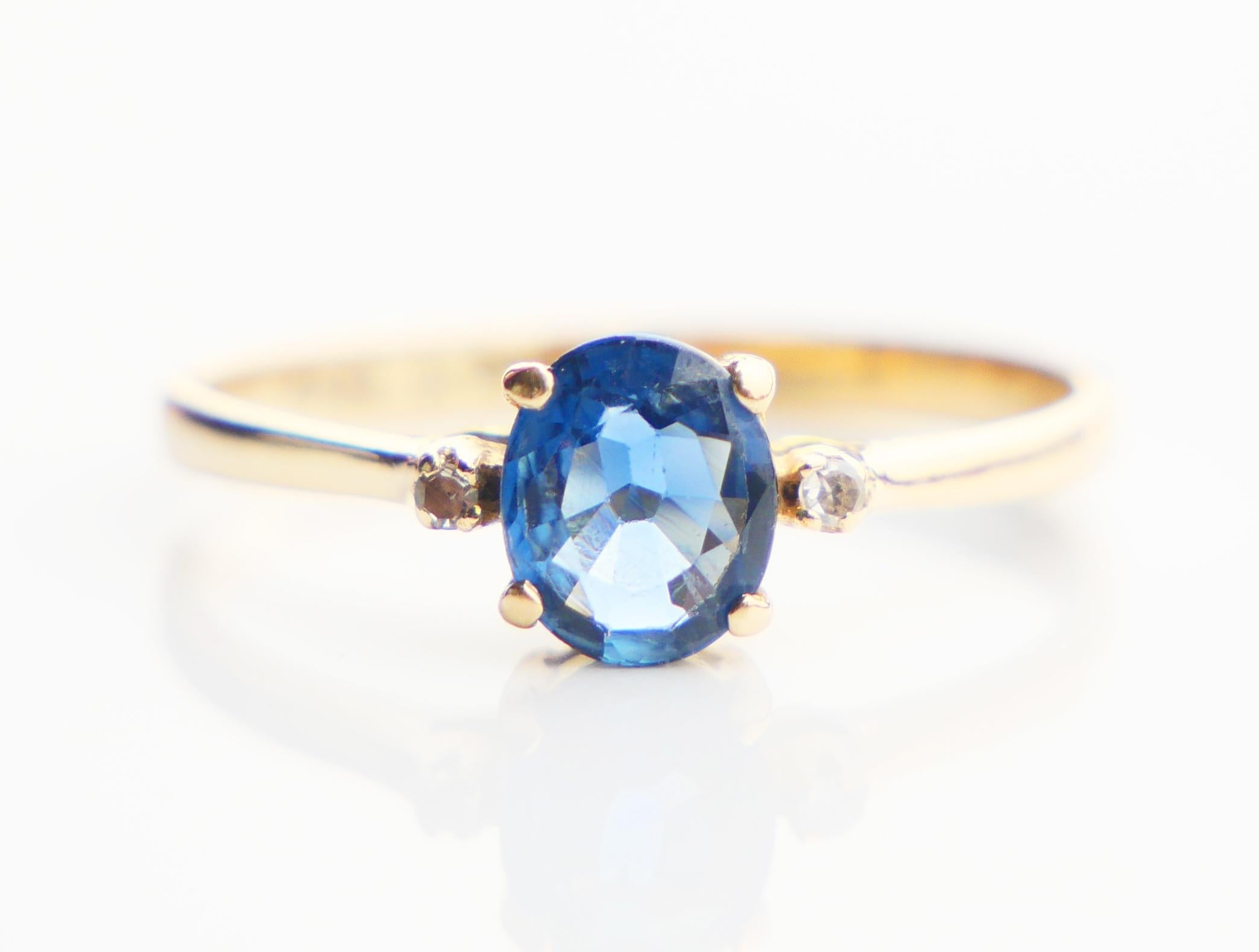 Women's Vintage 3 Stones Ring natural 0.75ct Sapphire Diamonds 14K Gold ØUS6 / 1.6gr For Sale