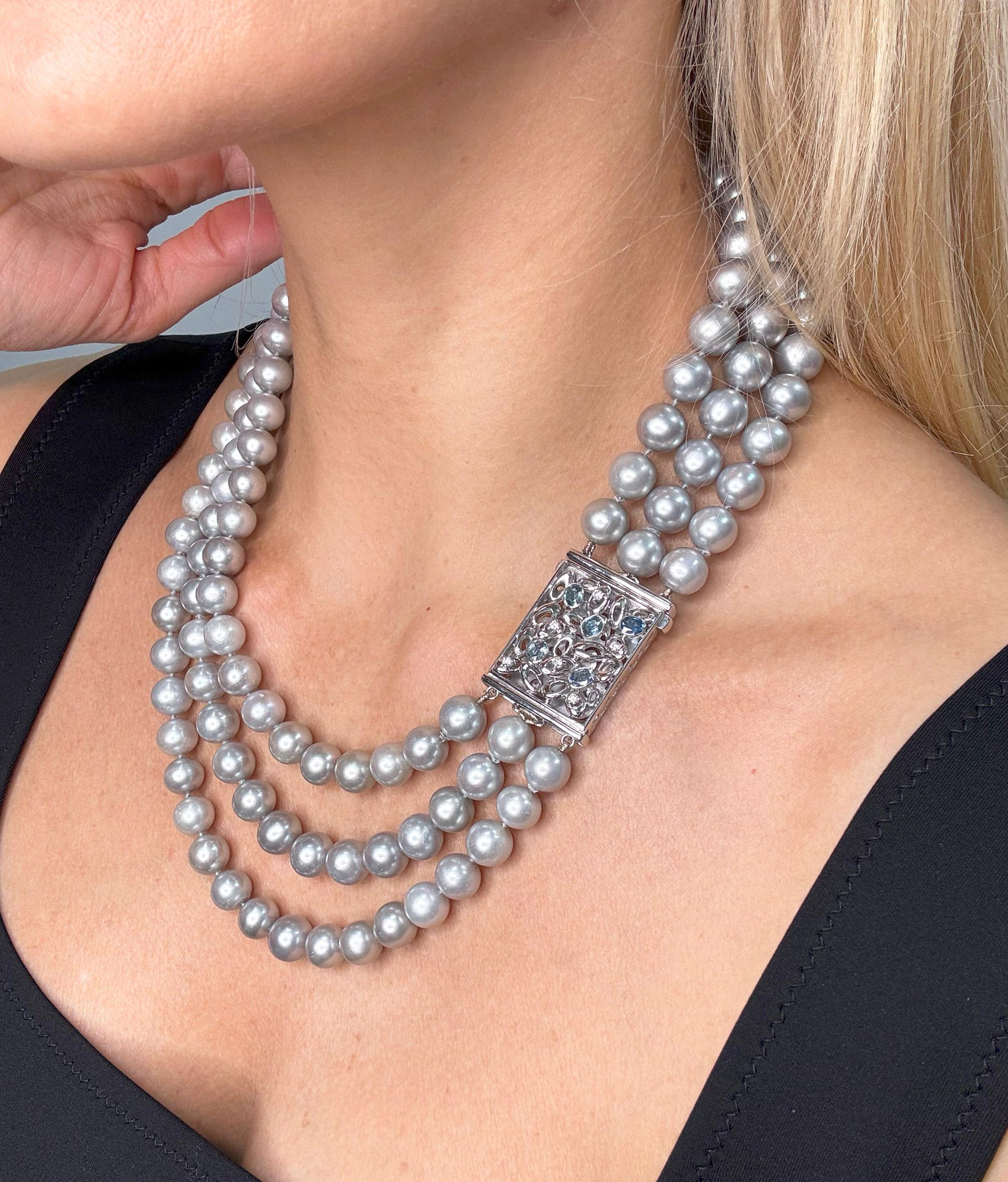 Vintage 3- Strand A DIAMOND, SAPPHIRE Cultured Grey PEARL Necklace in 18K W Gold In Good Condition For Sale In New York, NY