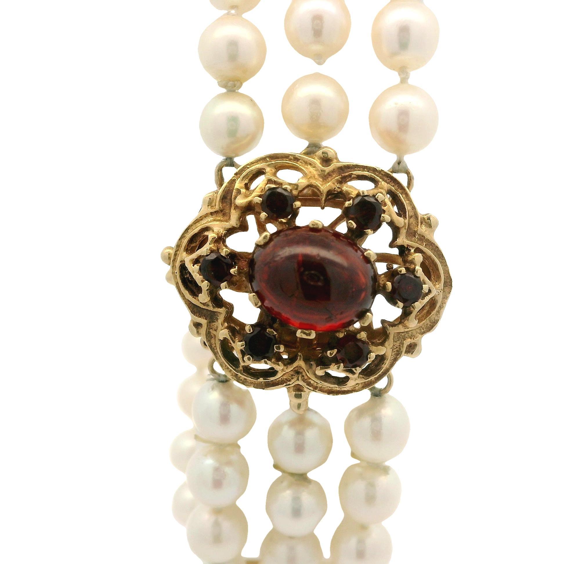 Vintage 3 Strand Pearl Bracelet w/ Yellow Gold Bars Cabochon Garnet Clasp For Sale 5