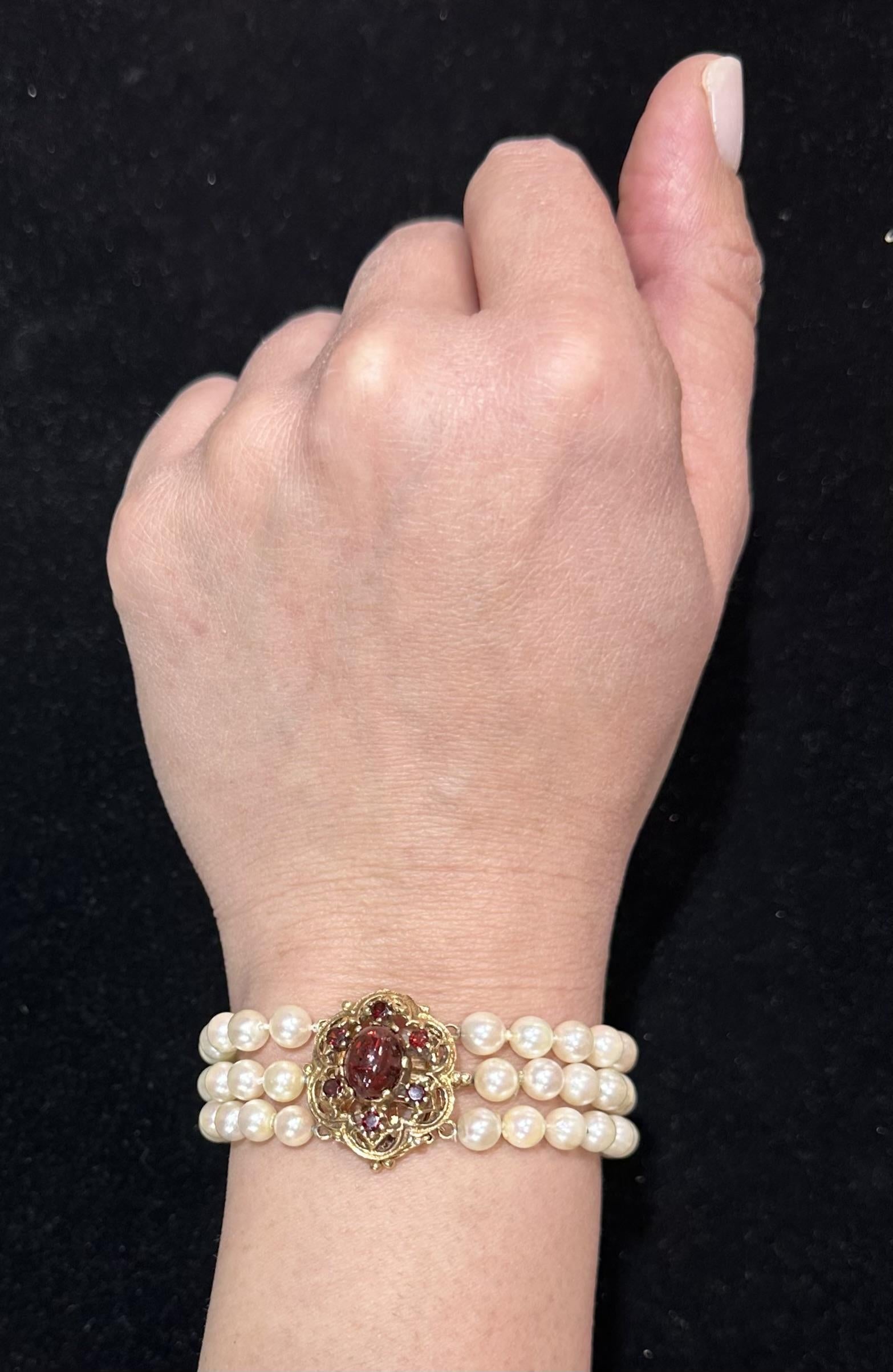 Women's Vintage 3 Strand Pearl Bracelet w/ Yellow Gold Bars Cabochon Garnet Clasp For Sale