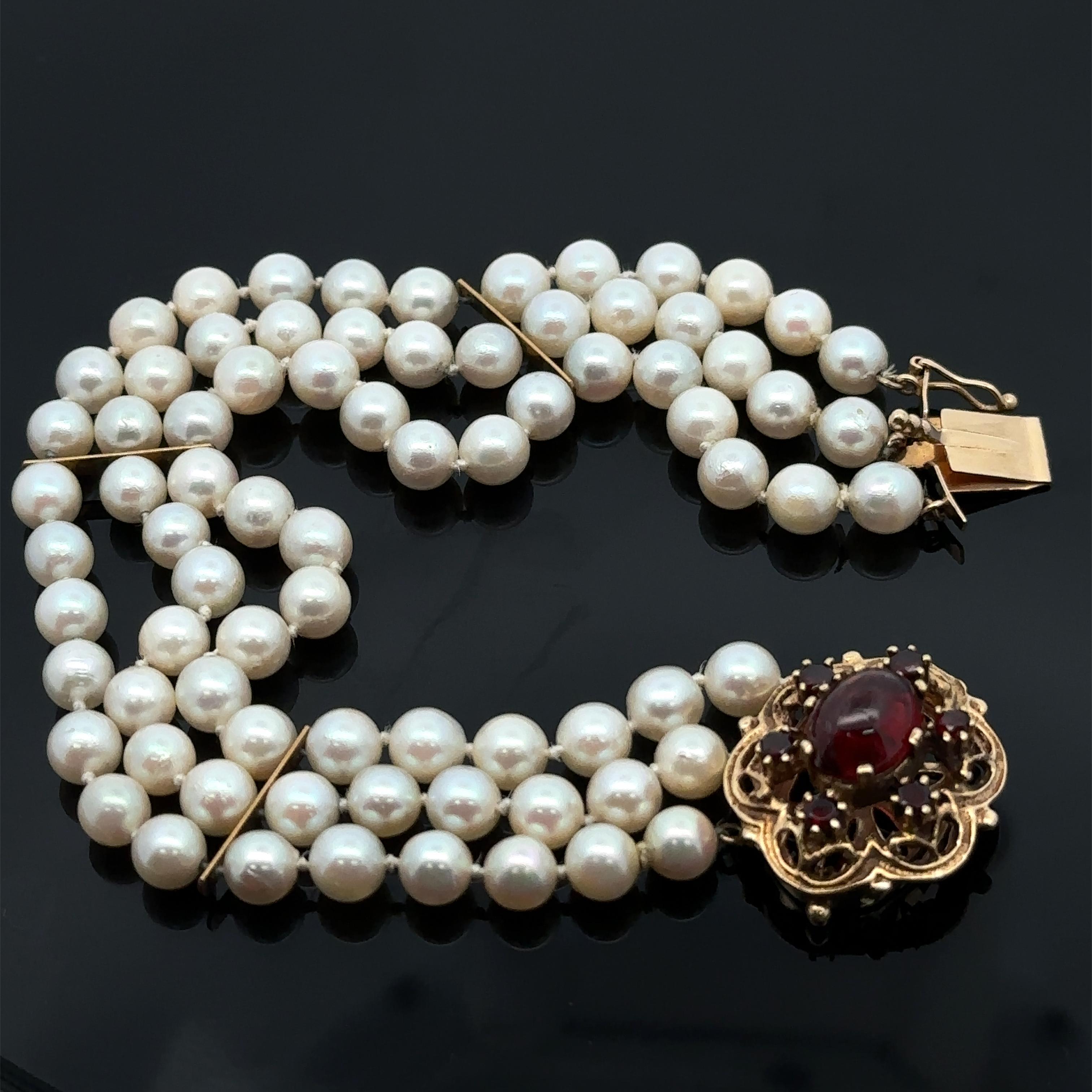 Vintage 3 Strand Pearl Bracelet w/ Yellow Gold Bars Cabochon Garnet Clasp For Sale 3