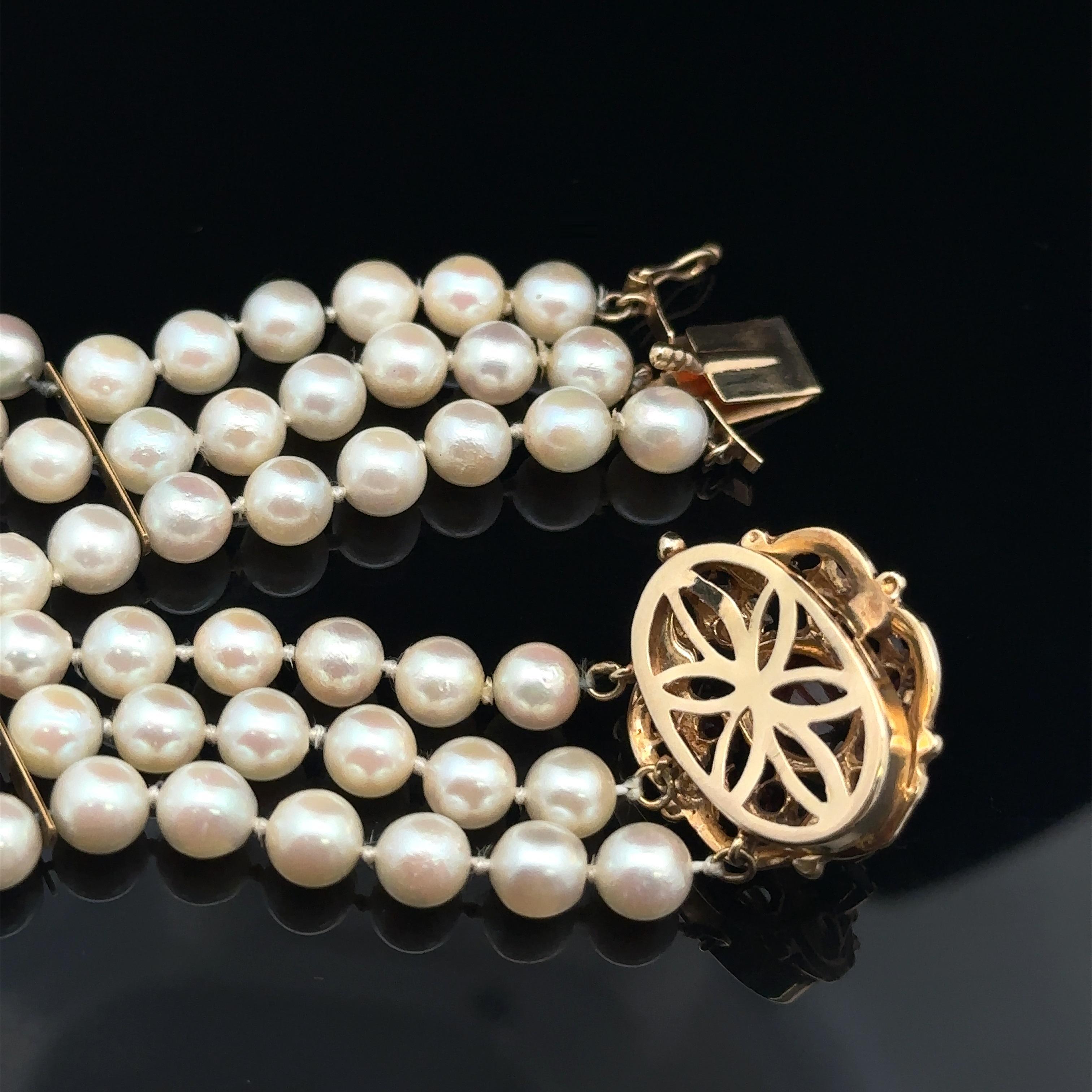 Vintage 3 Strand Pearl Bracelet w/ Yellow Gold Bars Cabochon Garnet Clasp For Sale 4