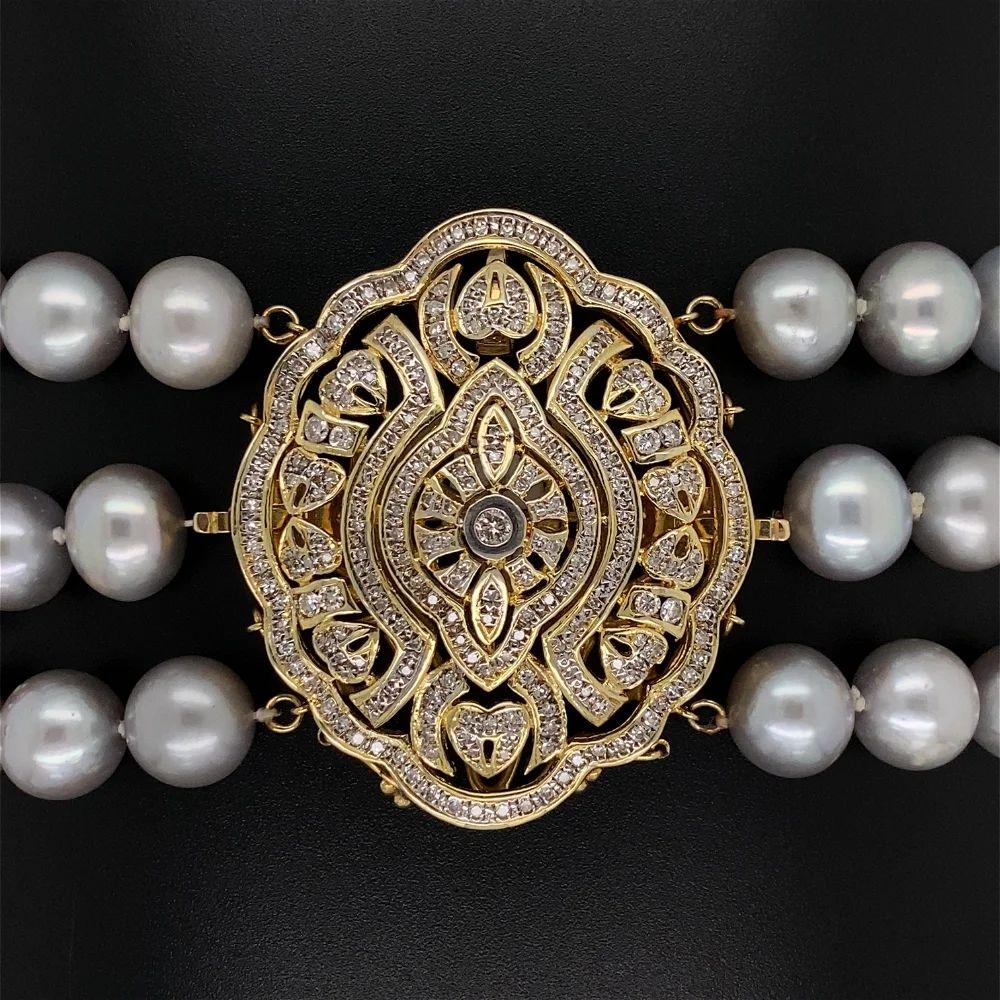 Modernista Collana vintage a 3 fili con perle dei mari del sud e diamanti con chiusura in oro in vendita