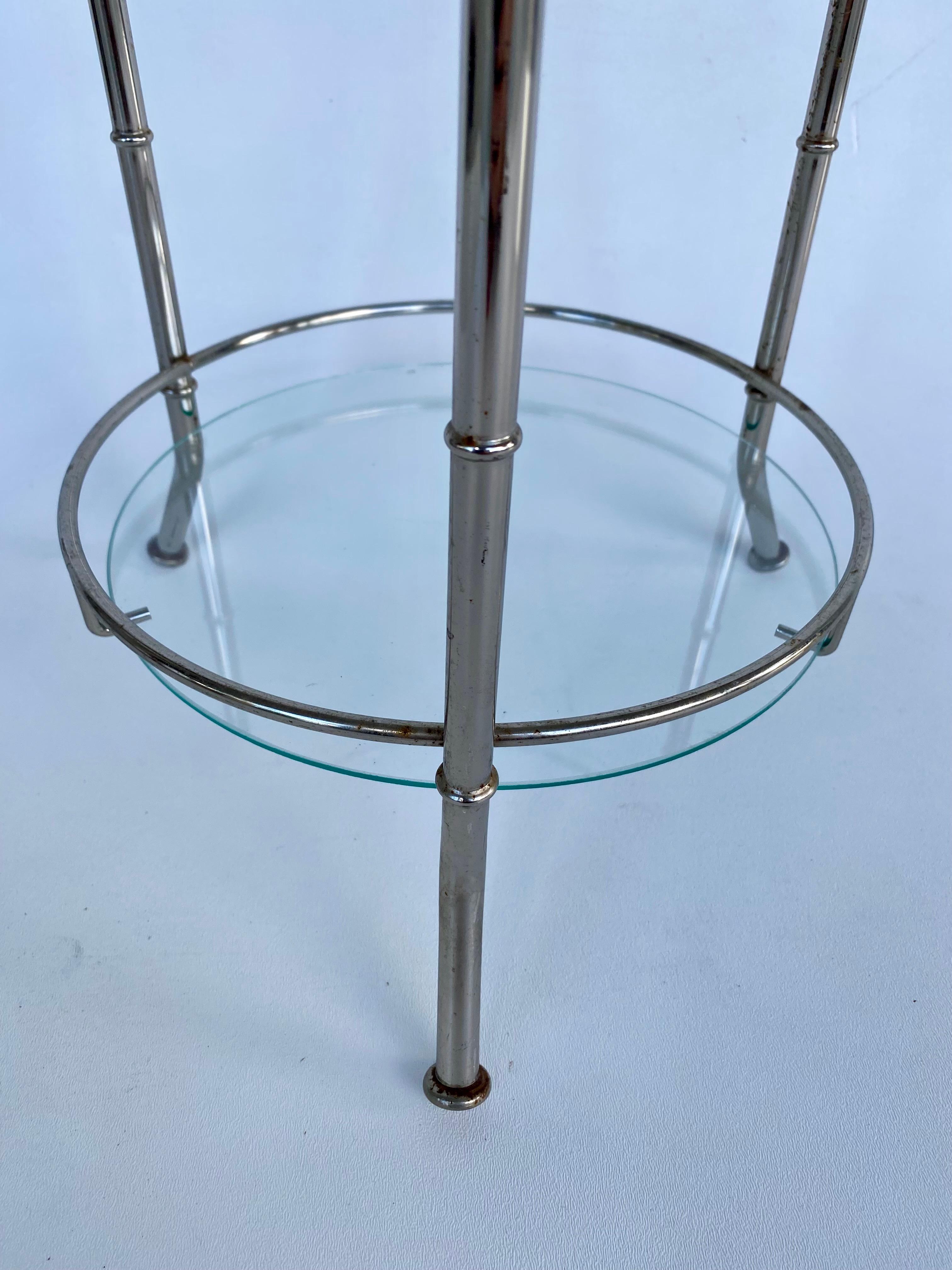 Vintage 3-tiered Chromed Carrying Dessert Cake Stand with Glass Shelves In Good Condition For Sale In Miami, FL