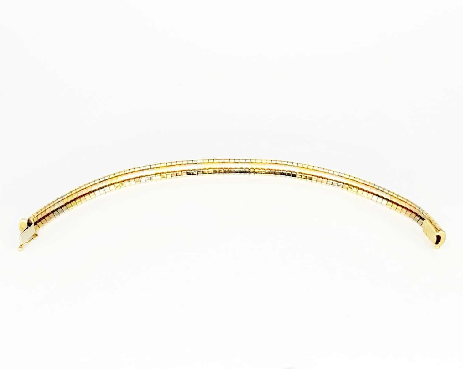 Bracelet vintage en or 18 carats, motif serpent tissé 3 tons en vente 1