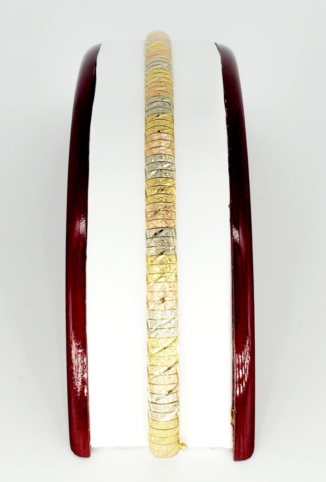 Bracelet vintage en or 18 carats, motif serpent tissé 3 tons en vente 5