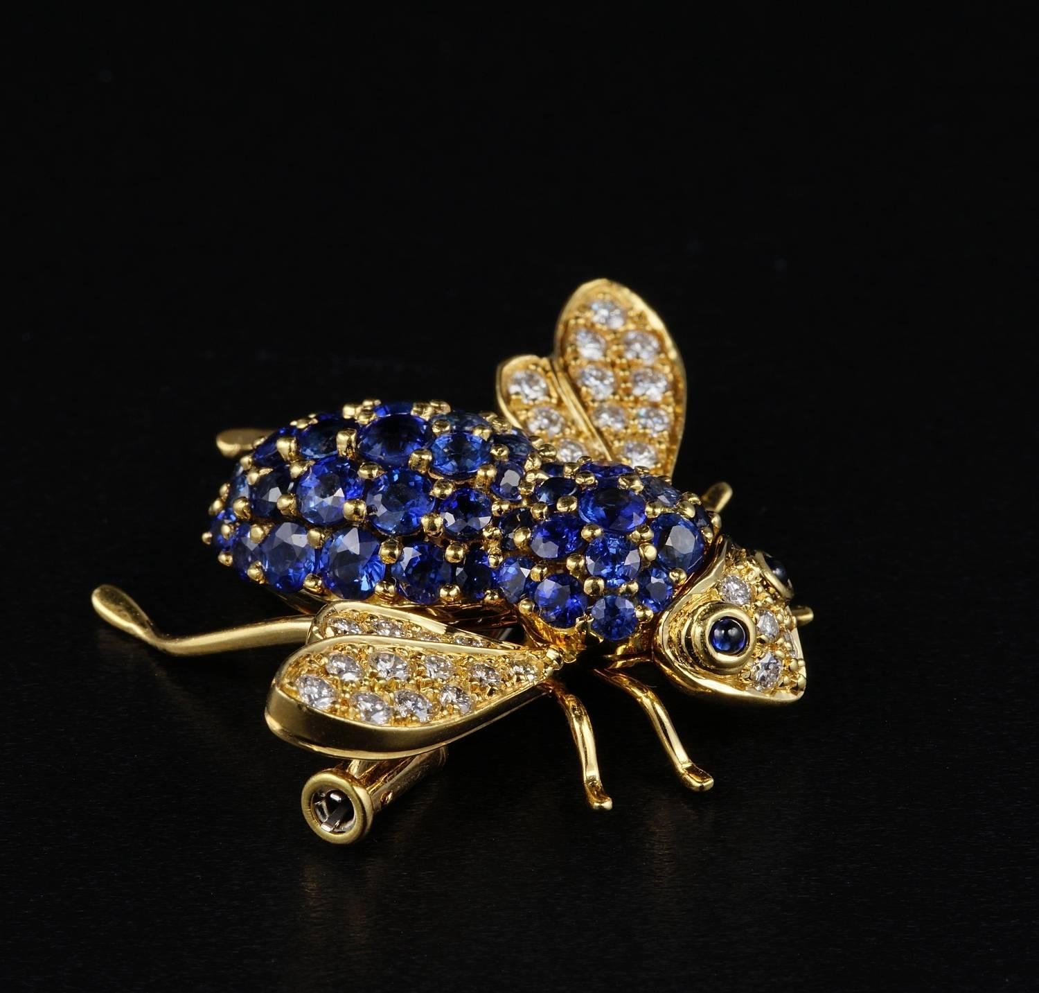Contemporary Vintage 3.0 Carat Untreated Sapphire .80 Carat Diamond Bumble Bee Brooch For Sale