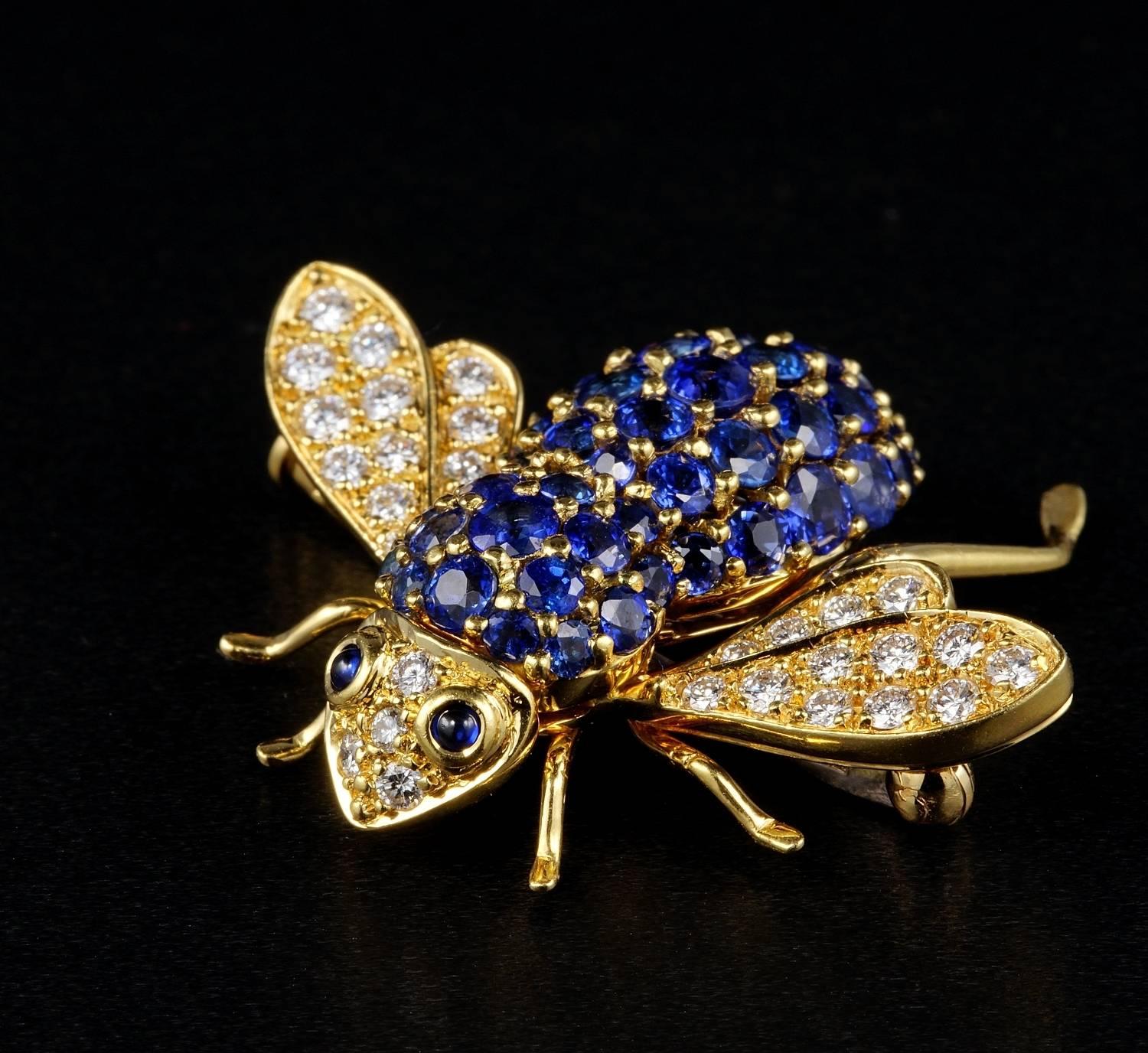 Vintage 3.0 Carat Untreated Sapphire .80 Carat Diamond Bumble Bee Brooch In Good Condition For Sale In Napoli, IT