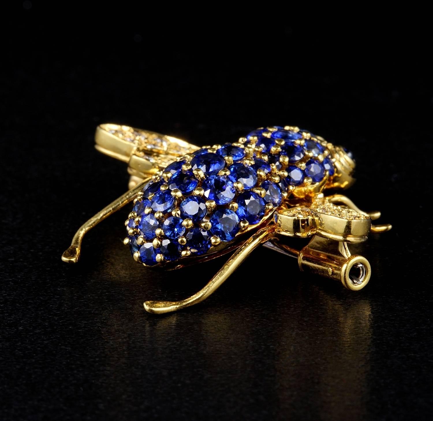 Women's Vintage 3.0 Carat Untreated Sapphire .80 Carat Diamond Bumble Bee Brooch For Sale