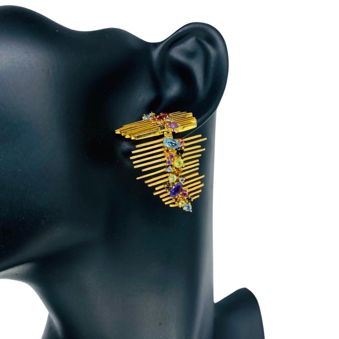 Boucles d'oreilles vintage abstraites en or 18 carats avec multi-pierres fruitées de 3,00 carats en vente 3