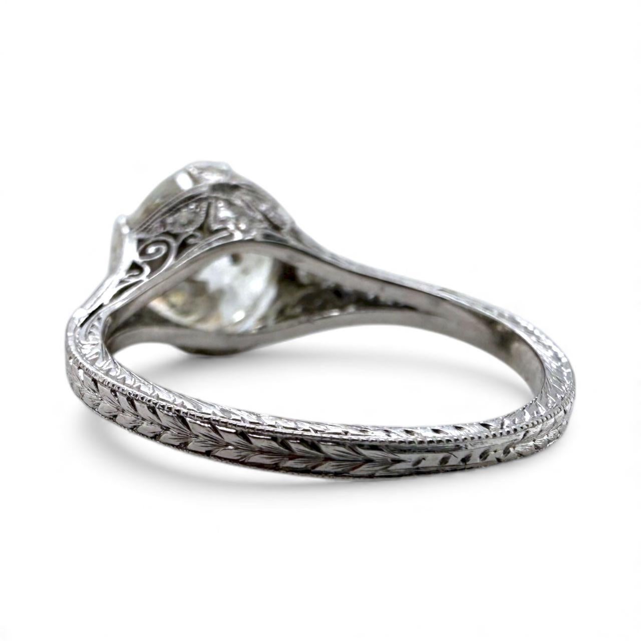 Anello di fidanzamento solitario con diamante vecchio taglio europeo vintage da 3,01 carati GIA in vendita 6