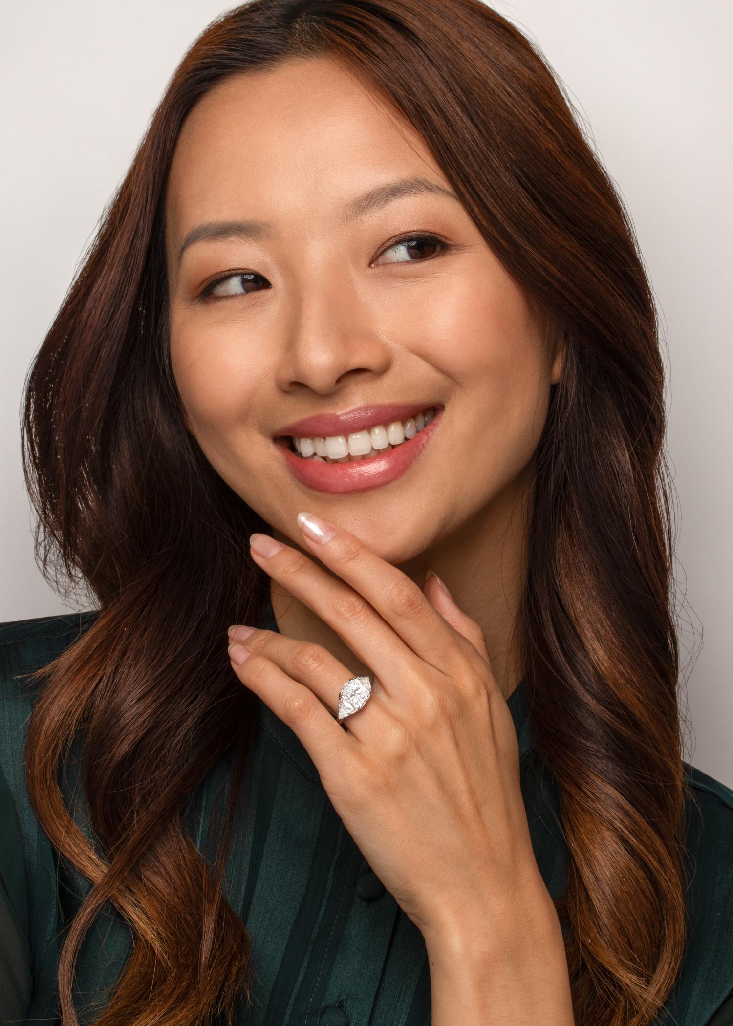 Anello d'epoca con tre pietre di diamante da 3,01 carati, anni '70 circa in vendita 1