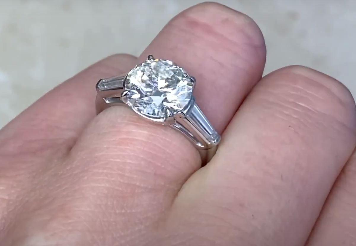 Vintage 3.04ct Gia Round Brilliant Diamond Engagement Ring, circa 1960 In Excellent Condition For Sale In New York, NY