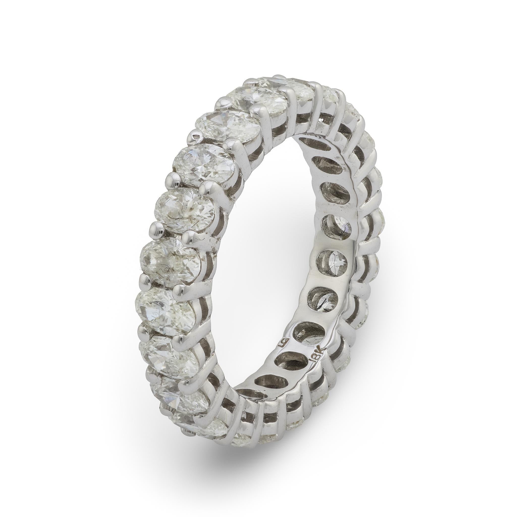Vintage 3.05 carat oval diamond 18k white gold eternity ring For Sale 2