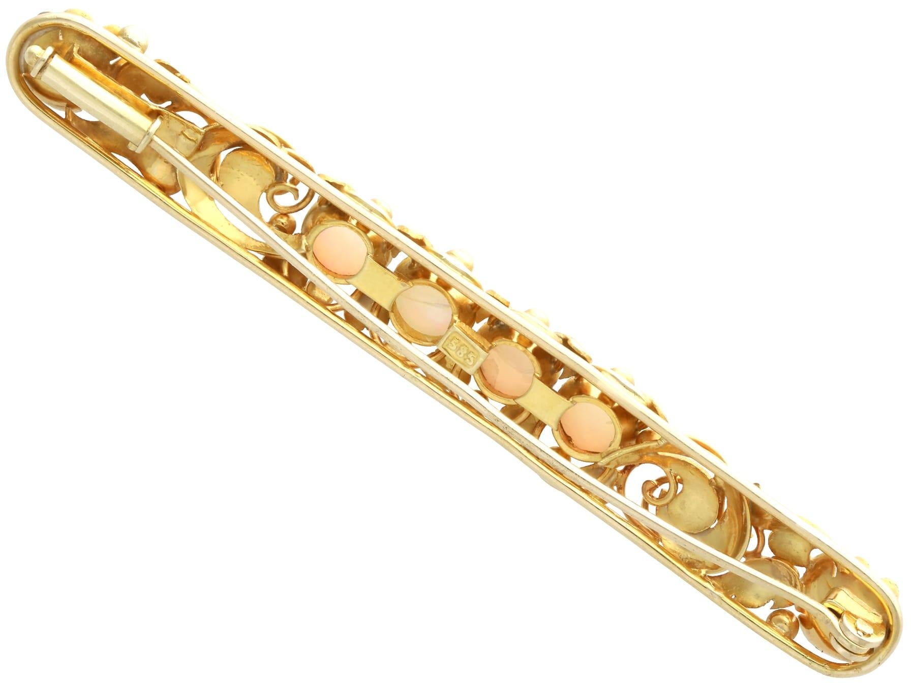 Women's or Men's Vintage 3.05Ct Opal and 14k Yellow Gold Bar Brooch Art Nouveau For Sale