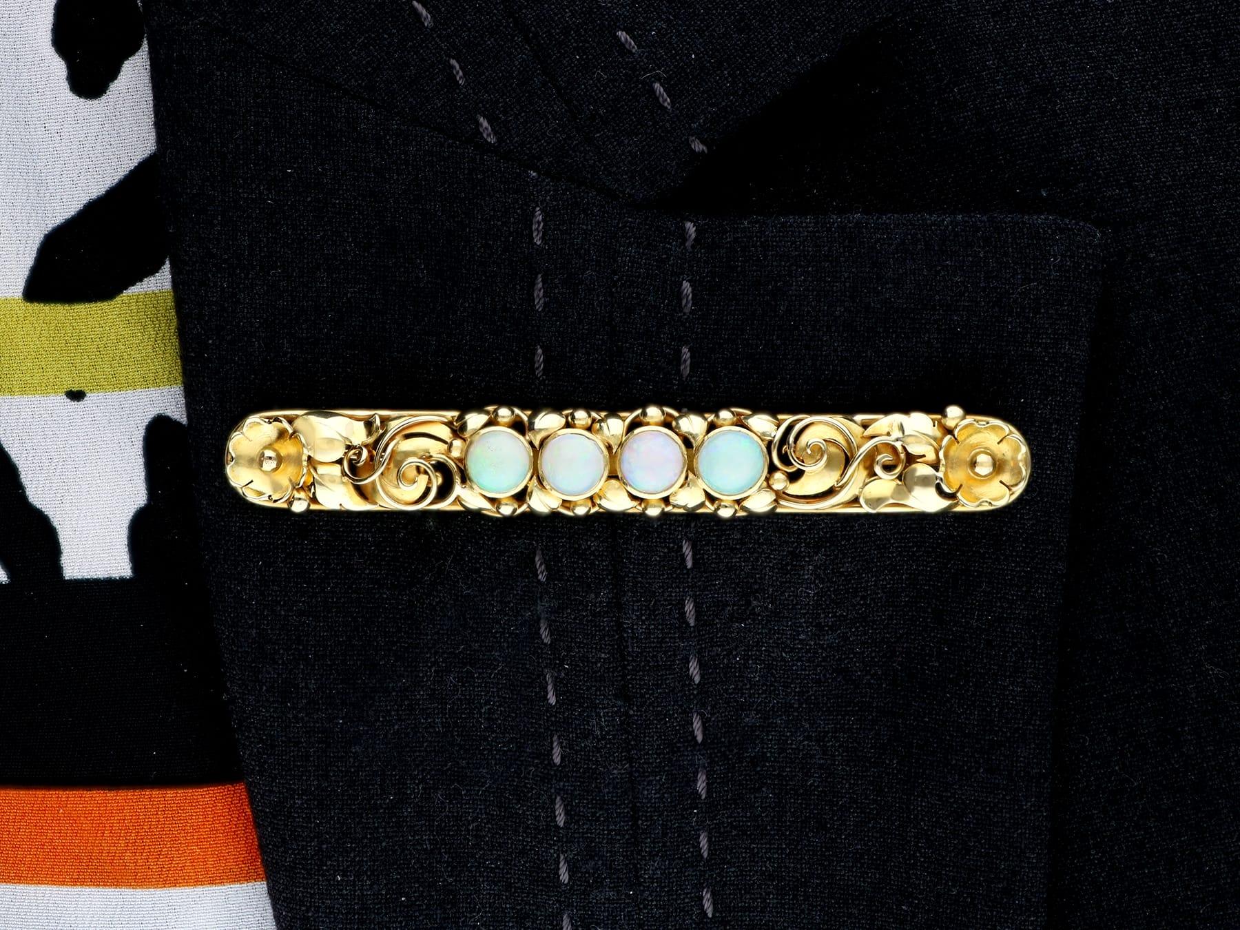 Vintage 3.05Ct Opal and 14k Yellow Gold Bar Brooch Art Nouveau For Sale 4