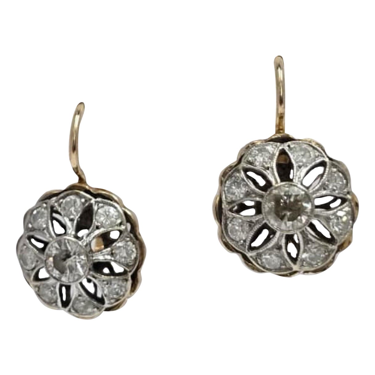Orecchini a leva con diamante floreale d
epoca da 3,06 carati in oro 14K bicolore
