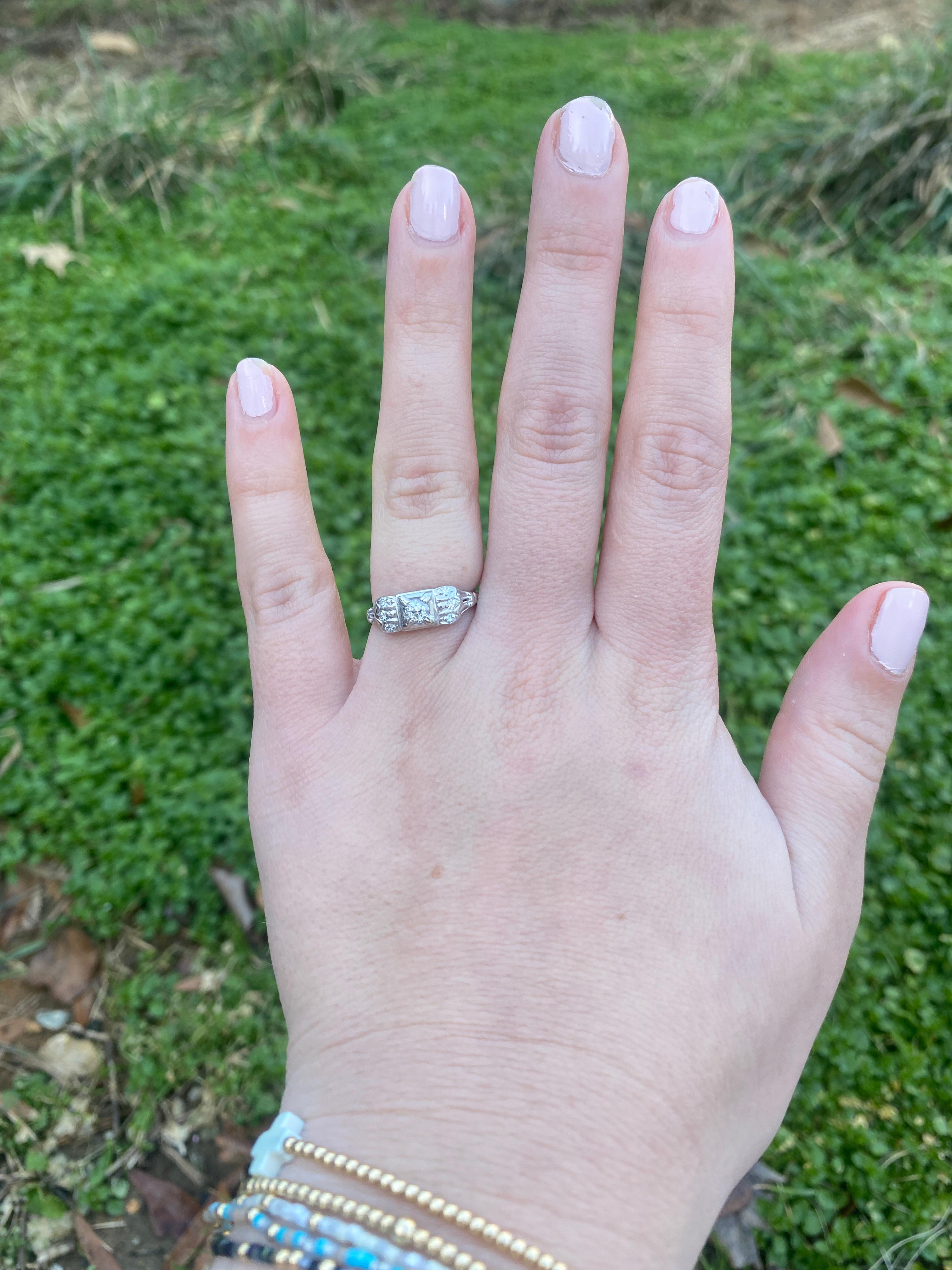 Vintage .30ctw Diamond Engagement Ring, 14k White Gold, Ring Size 6 For Sale 2