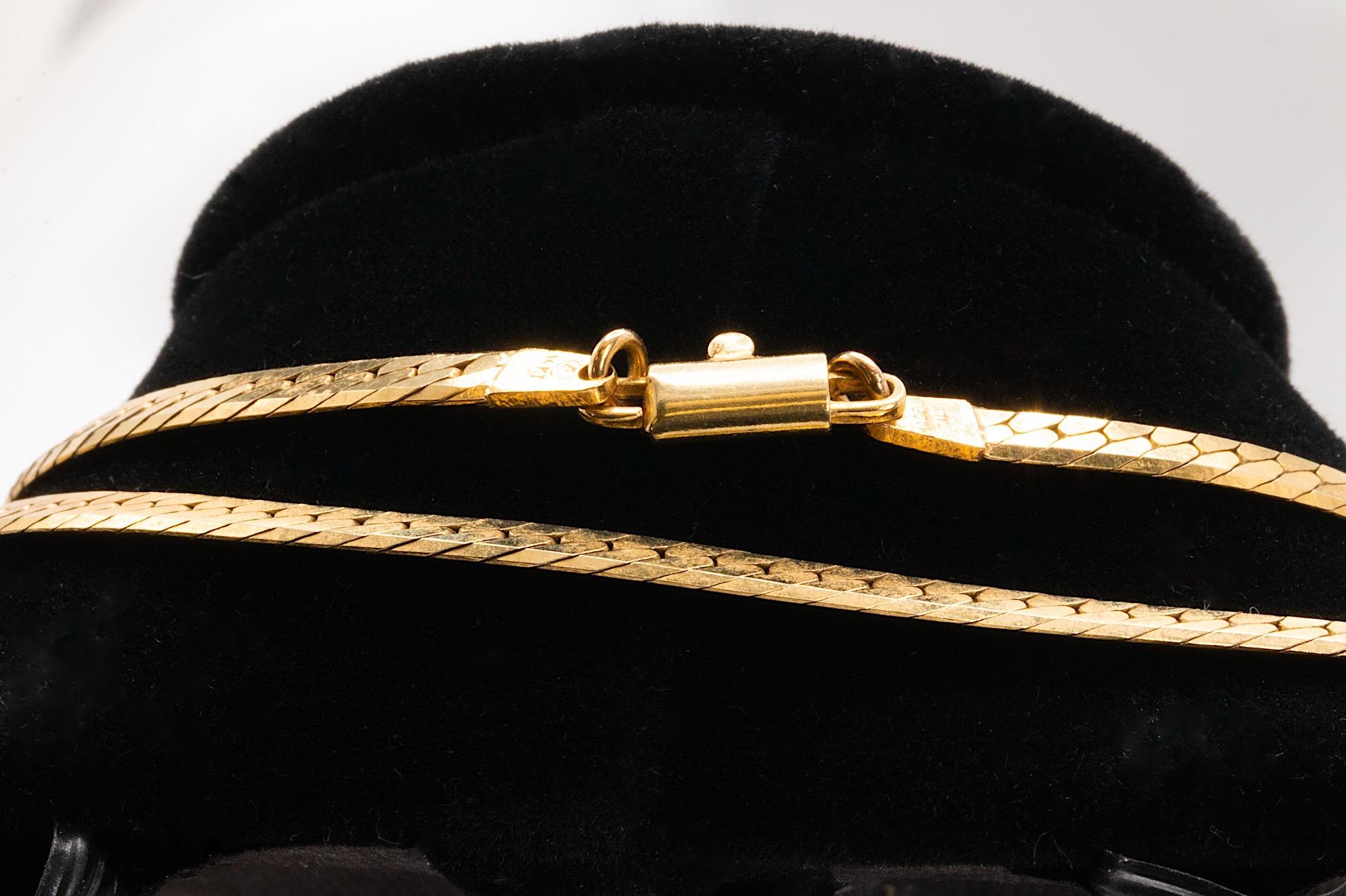 Vintage 30in Herringbone Chain Necklace in 14K Yellow Gold For Sale 3