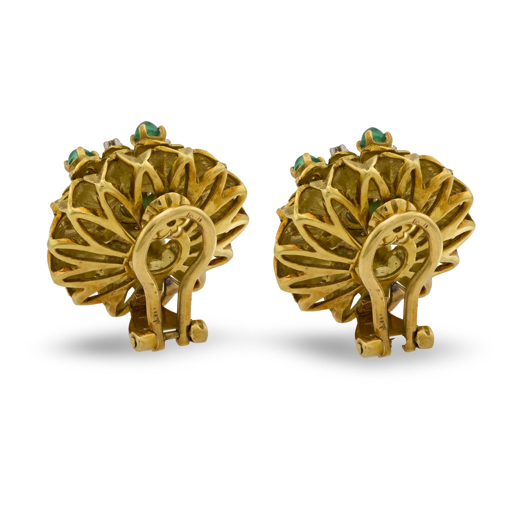 Orecchini a fiore d'epoca in oro giallo 18k con smeraldo e diamante da 3,10 carati In condizioni buone in vendita a Beverly Hills, CA