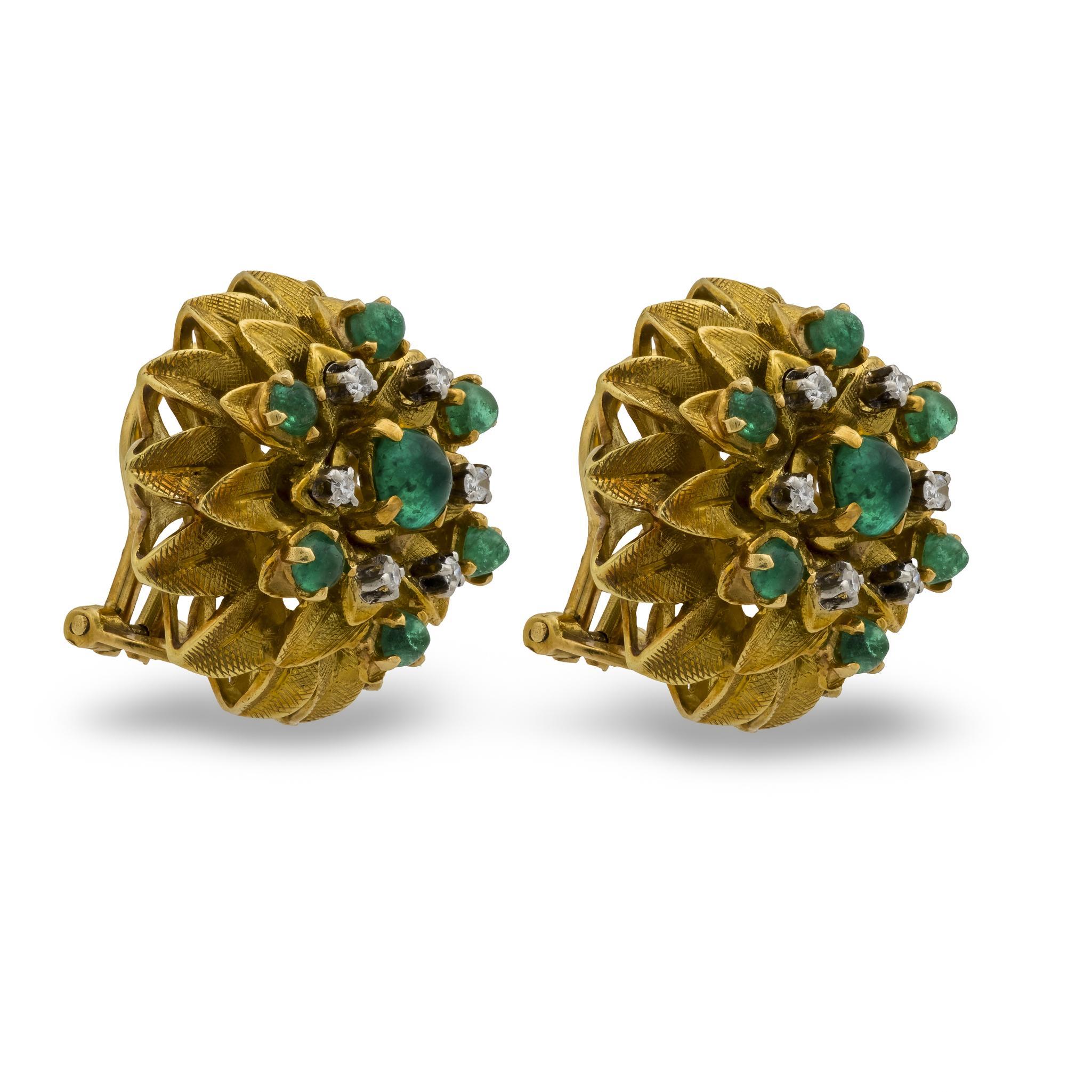 Orecchini a fiore d'epoca in oro giallo 18k con smeraldo e diamante da 3,10 carati in vendita 1