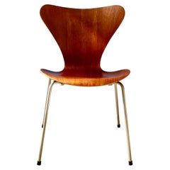 Vintage 3107 Dining Chair by Arne Jacobsen for Fritz Hansen, Denmark Vintage 3107 Dining Chair by Arne Jacobsen for Fritz Hansen, Denmark