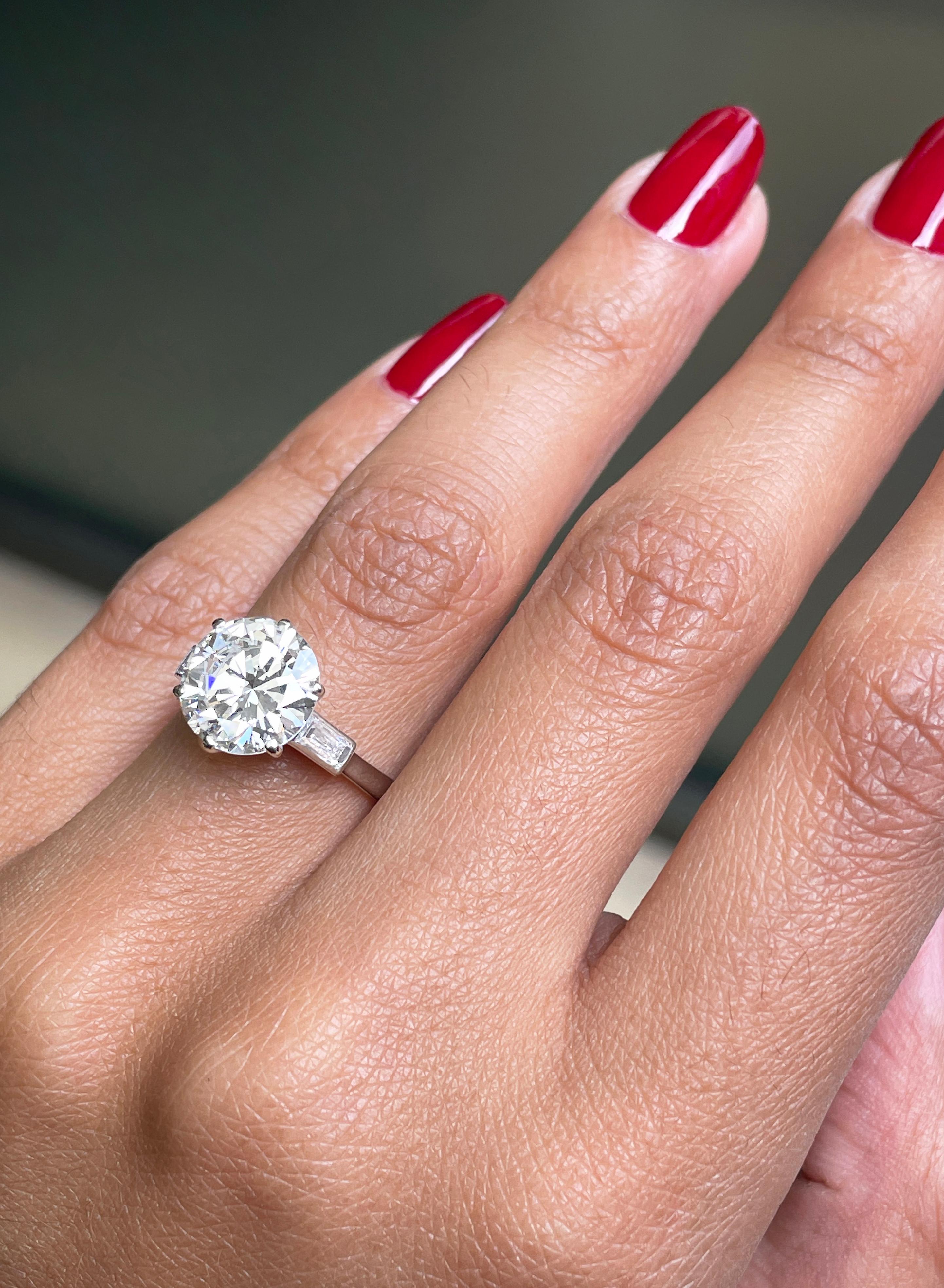 Art Deco Vintage 3.14 Carat H SI2 Round Brilliant Cut Diamond Platinum Engagement Ring For Sale