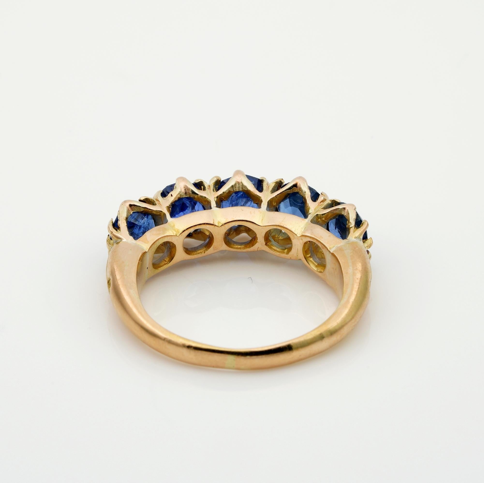 Vintage 3.15 Ct Natural Sapphire Five Stone Ring For Sale 3