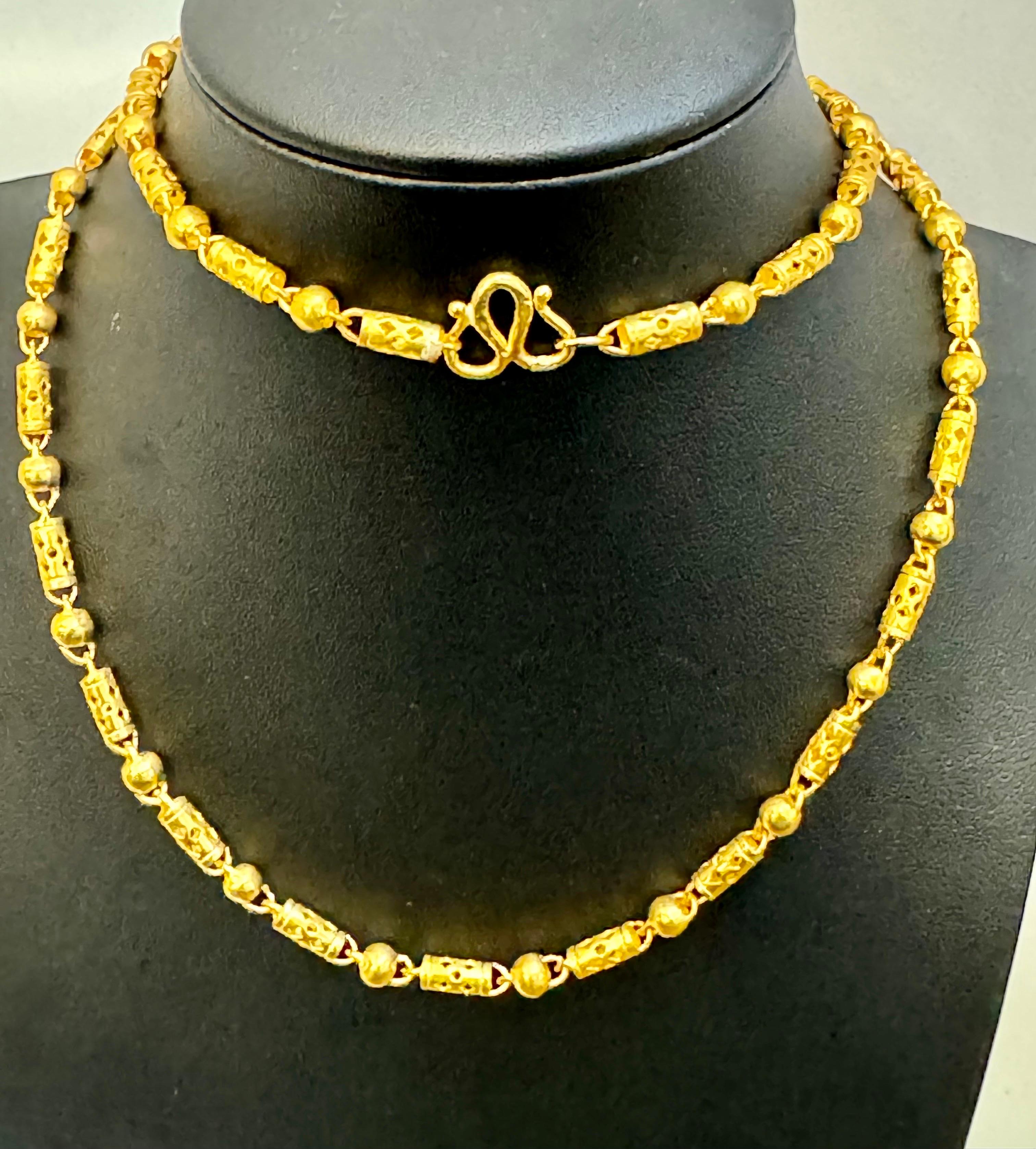 Vintage 31.5 Gm Pure 24 Karat Yellow Gold Handmade  Chain 22 inch long For Sale 7