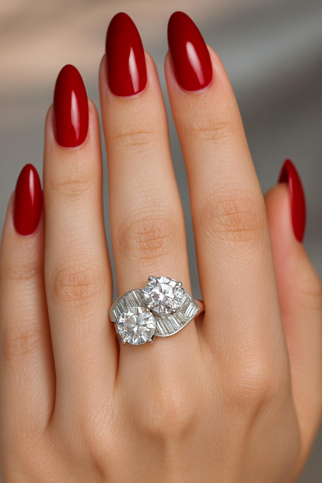 Vintage 3.16 Carat Transition Cut & 0.45 Carat Baguette Diamond Platinum Ring In Excellent Condition For Sale In Chicago, IL