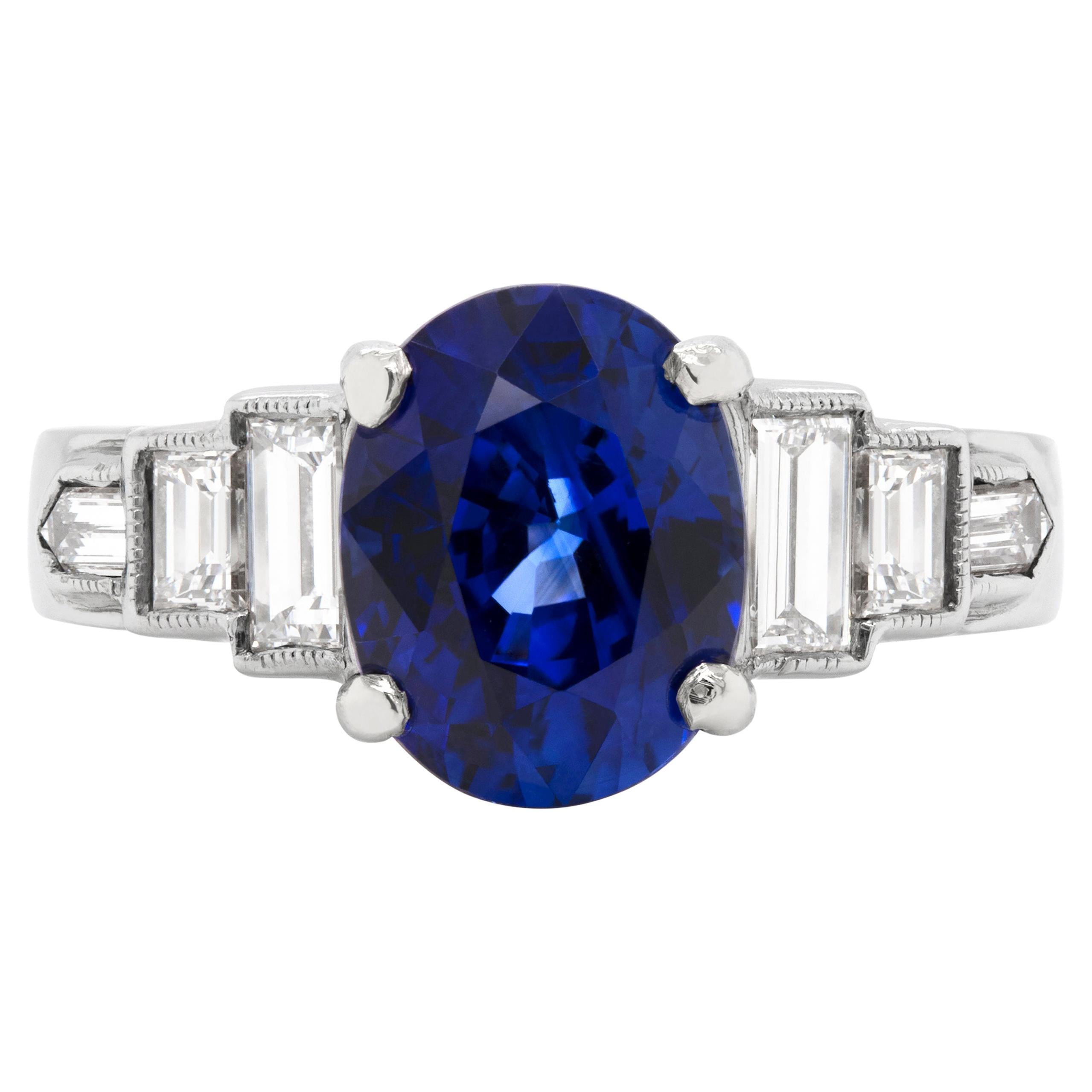 Bague de fiançailles vintage en platine avec saphir bleu ovale de 3,18 carats et diamant en vente