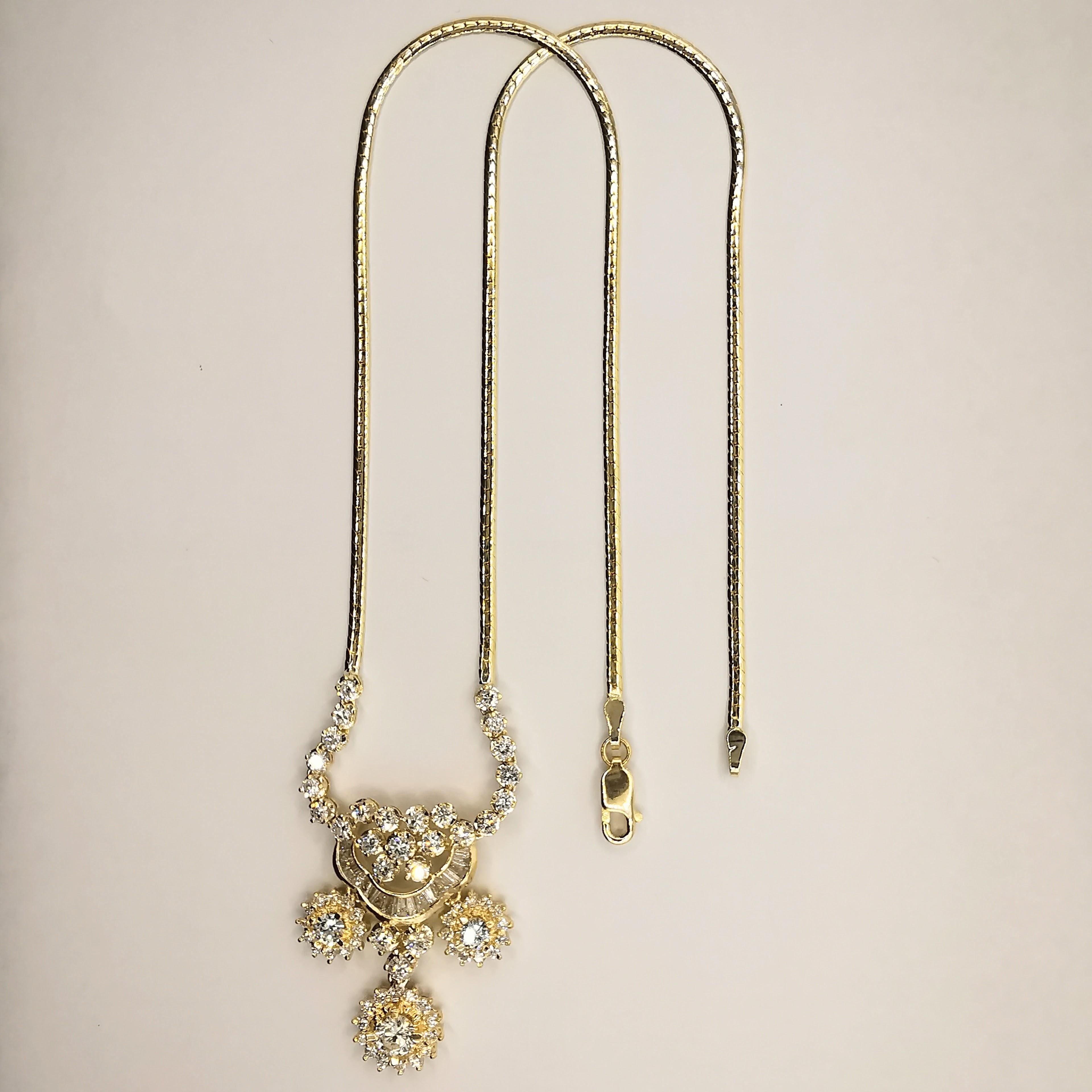 Round Cut Vintage 3.19 Carat Diamond Necklace in 18-20k Yellow Gold For Sale