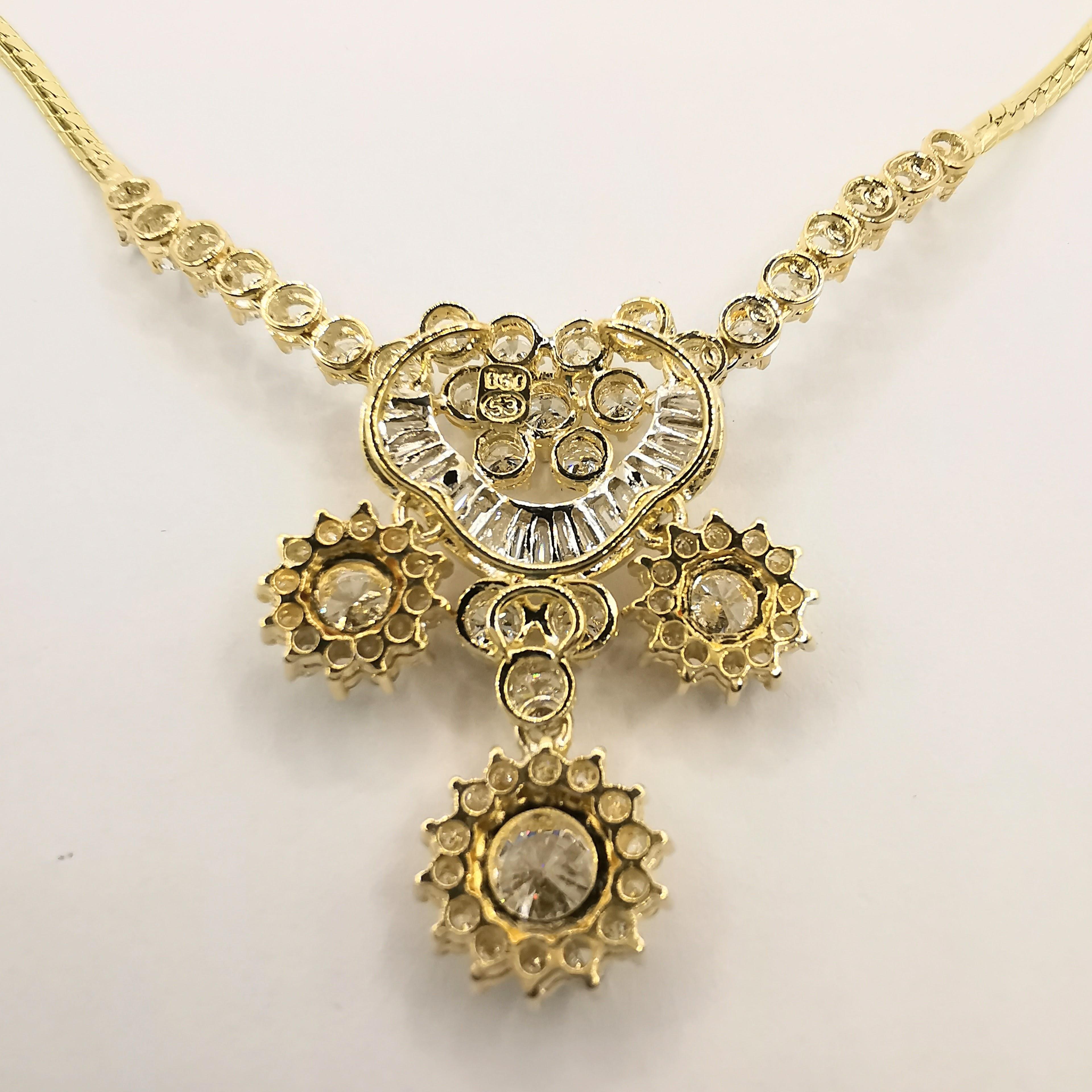 Round Cut Vintage 3.19 Carat Diamond Necklace in 18-20k Yellow Gold For Sale