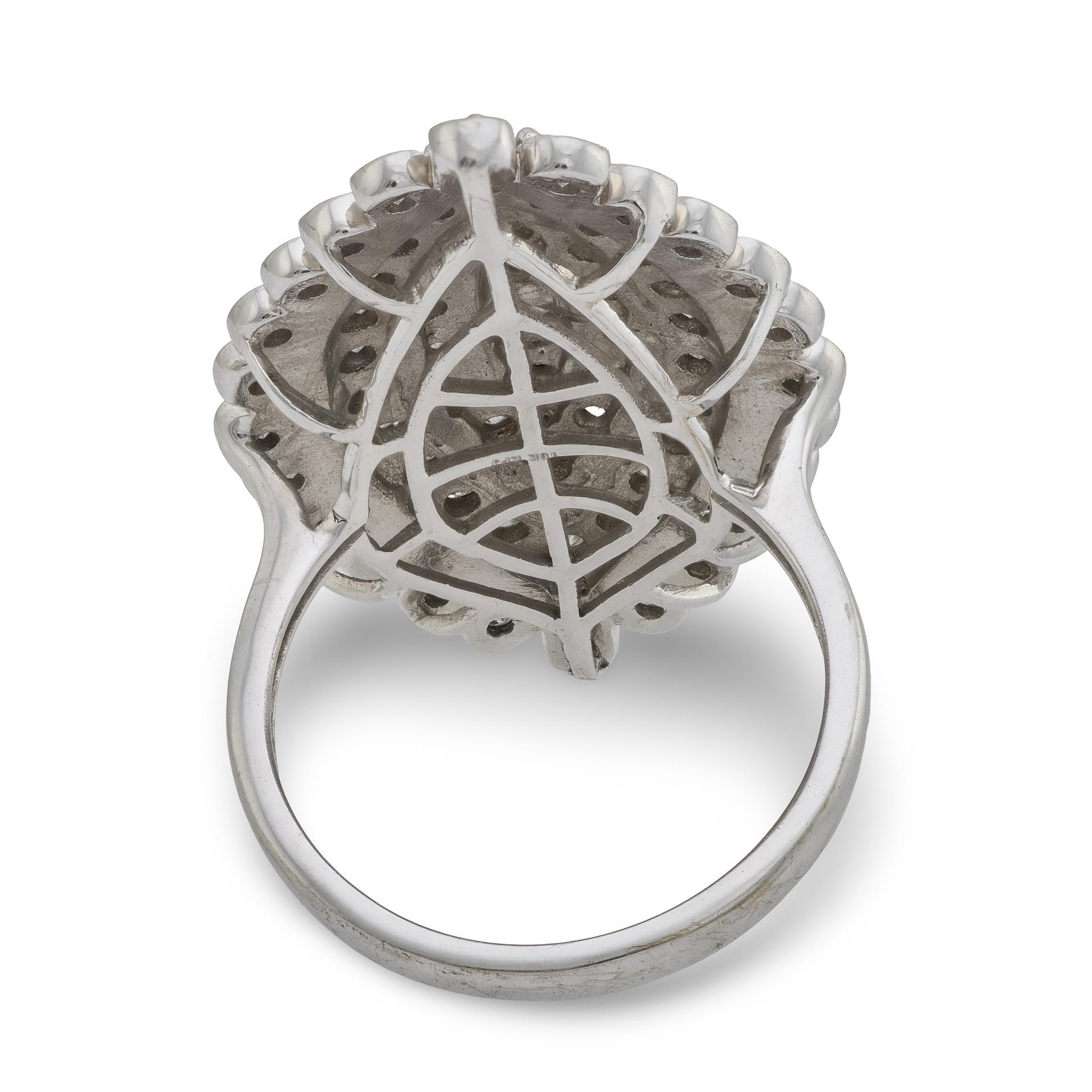 Moderno Anello navette d'epoca con diamante da 3,20 carati in oro bianco 14k in vendita