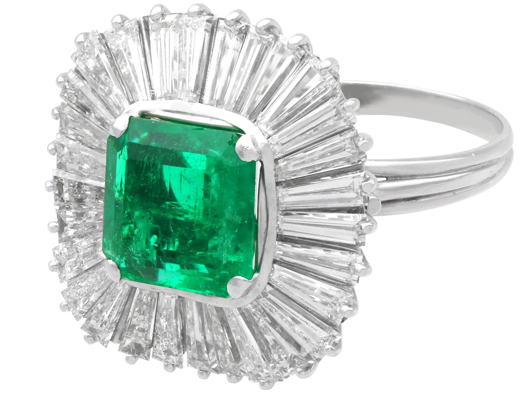 Platin-Ballerina-Ring mit 3,20 Karat Smaragd und 4,10 Karat Diamant, Vintage, um 1950 im Zustand „Hervorragend“ im Angebot in Jesmond, Newcastle Upon Tyne