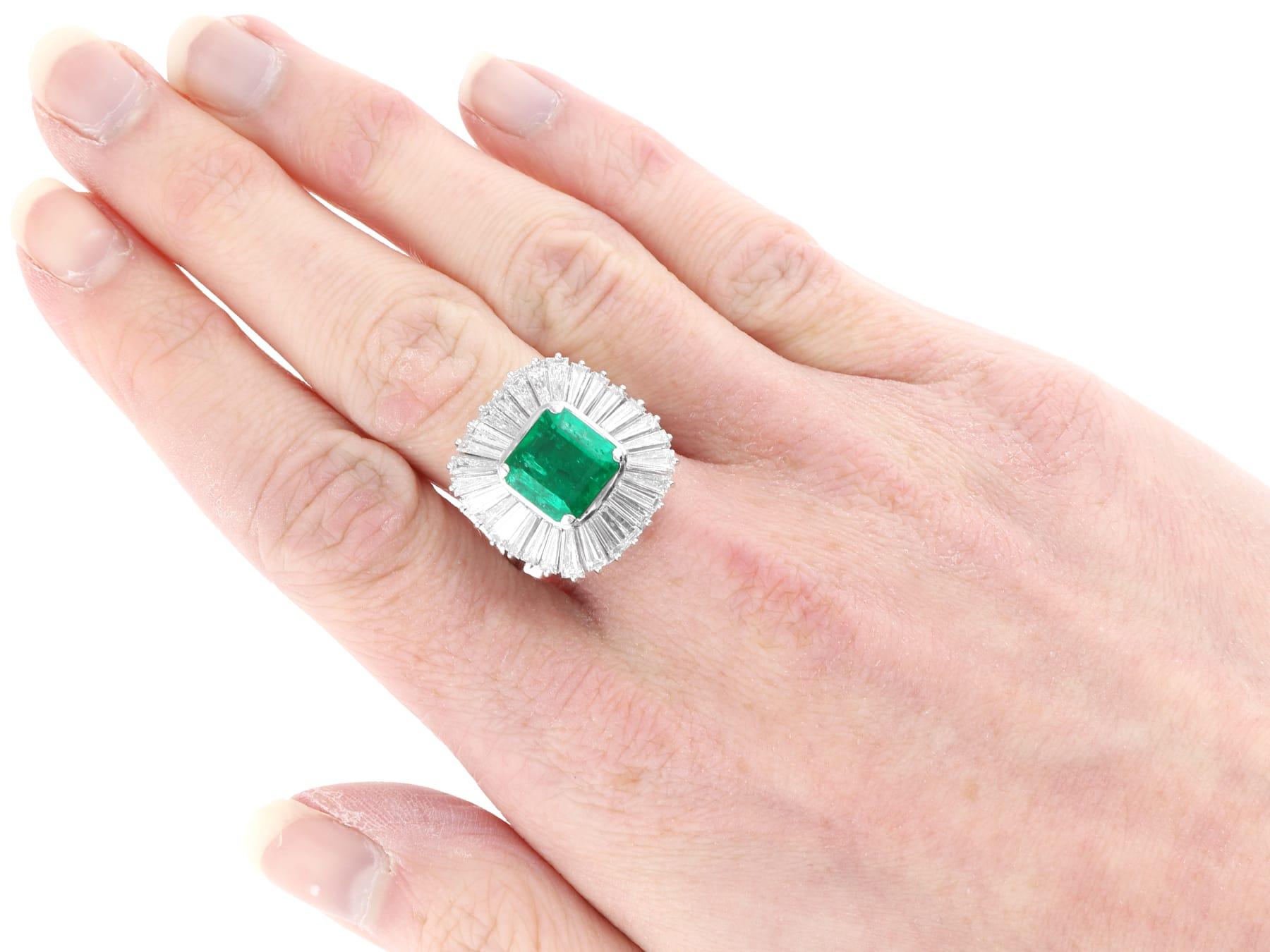 Platin-Ballerina-Ring mit 3,20 Karat Smaragd und 4,10 Karat Diamant, Vintage, um 1950 im Angebot 2