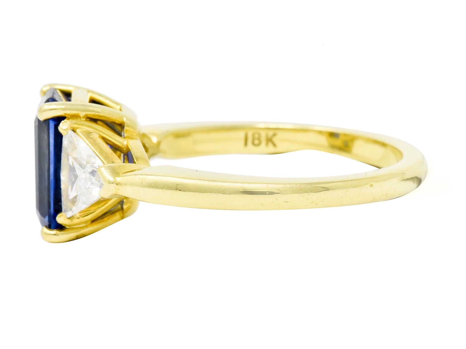 Vintage 3.20 Carat Sapphire Diamond 18 Karat Gold Three-Stone Ring In Excellent Condition In Philadelphia, PA