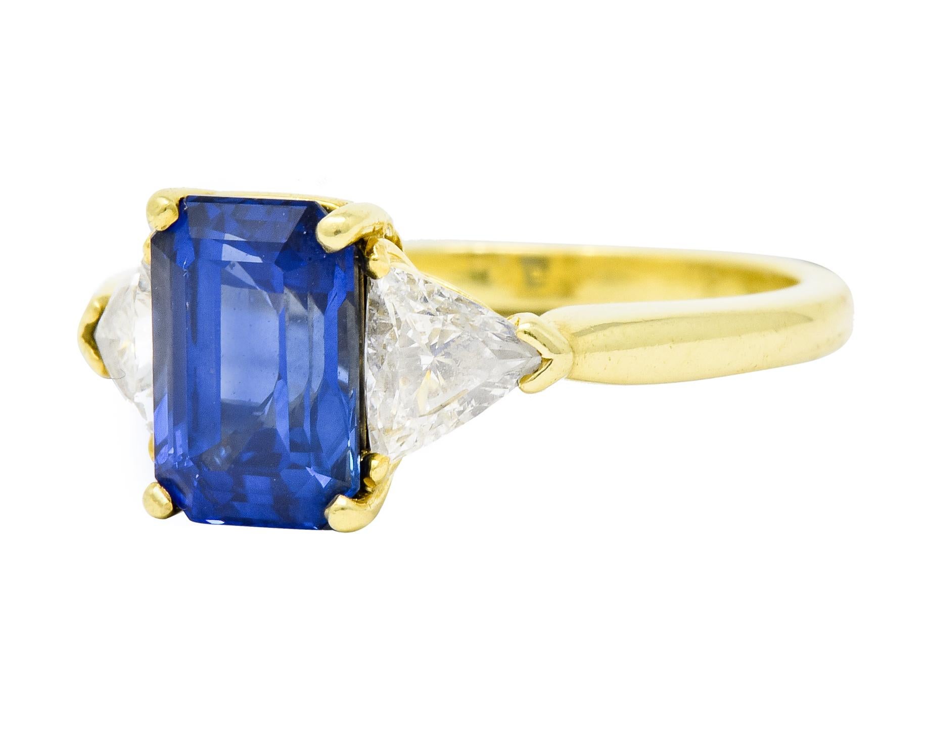 Women's or Men's Vintage 3.20 Carat Sapphire Diamond 18 Karat Gold Three-Stone Ring